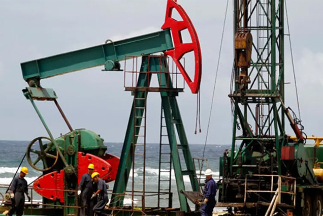 Giá xăng dầu hôm nay (13-4): Tiếp tục tăng do căng thẳng ở Trung Đông