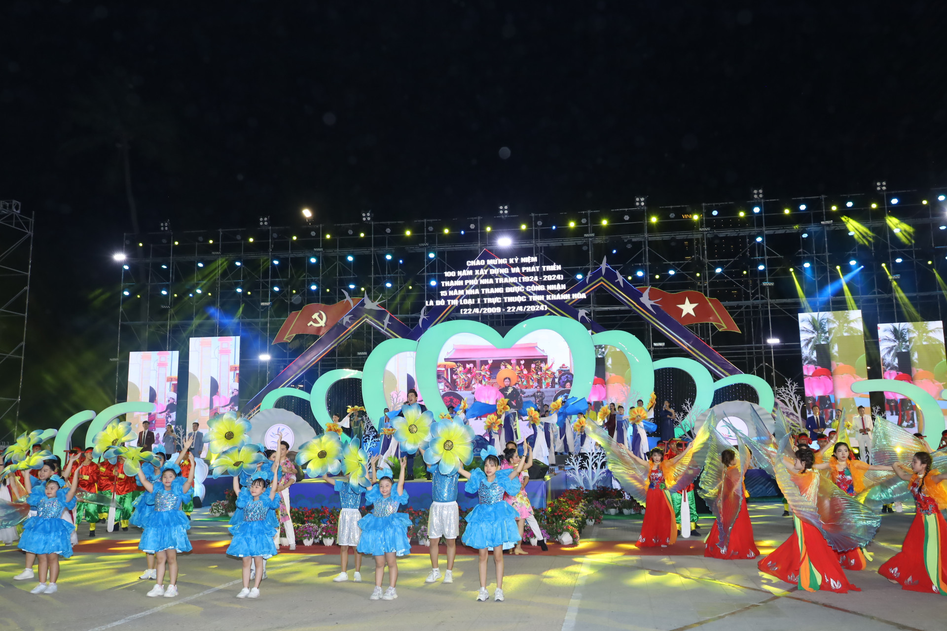A performance representing the development of Nha Trang from a small coastal fishing village

