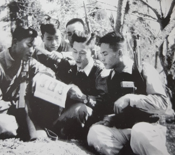 Nhân dân tỉnh Thanh Hóa tiễn đưa các đoàn dân công xe đạp thồ lên đường phục vụ tiền tuyến năm 1954. Ảnh tư liệu 

