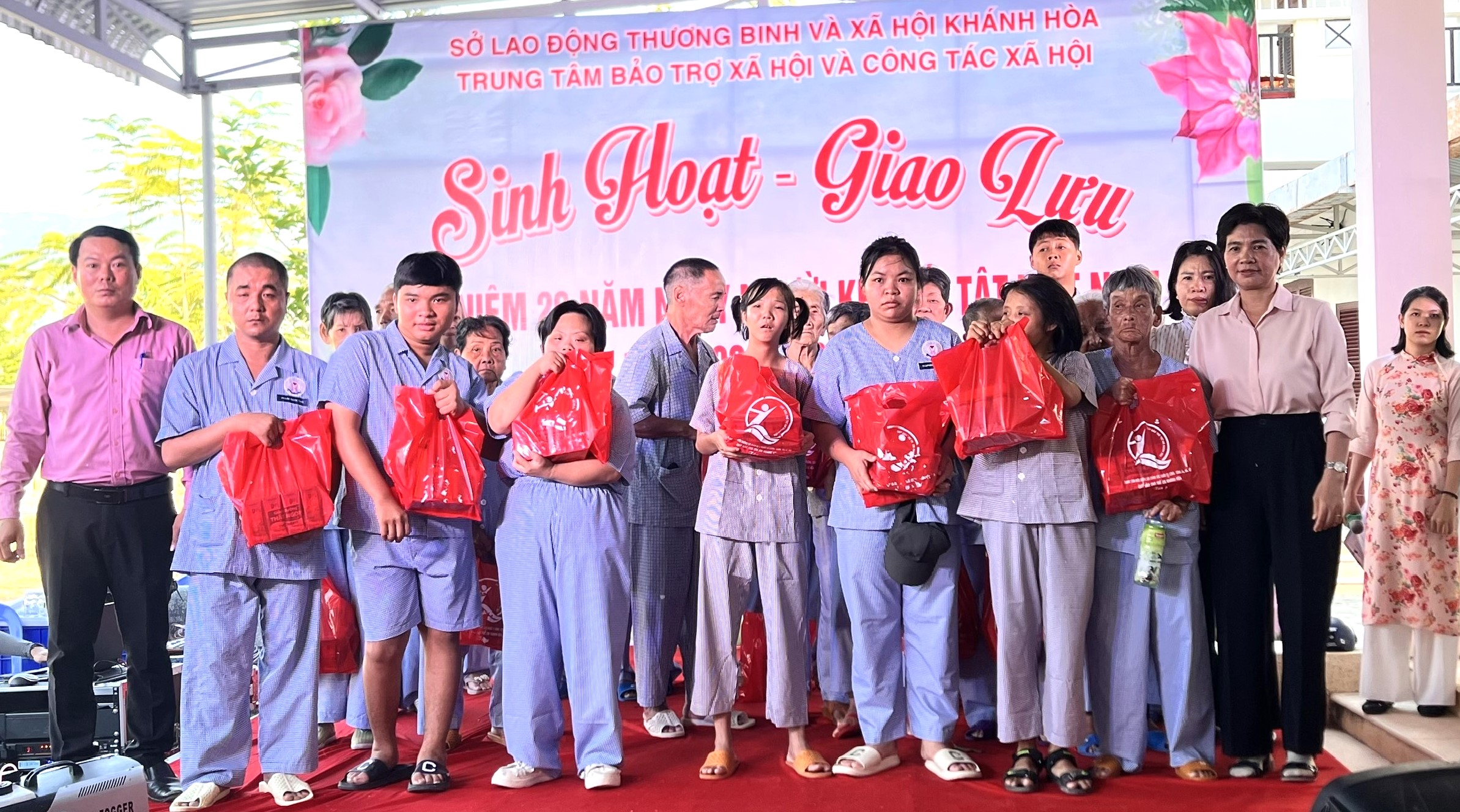 Giao lưu kỷ niệm ngày Người khuyết tật Việt Nam