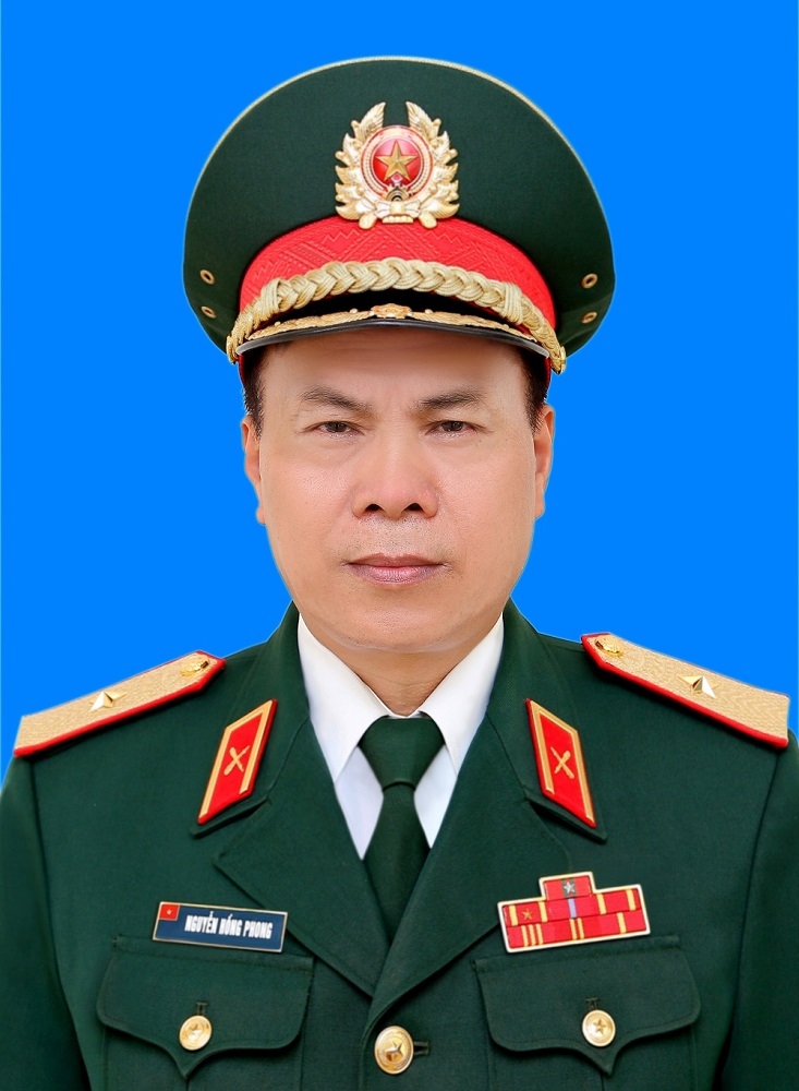 Thiếu tướng Nguyễn Hồng Phong, Tư lệnh Binh chủng Pháo binh.

