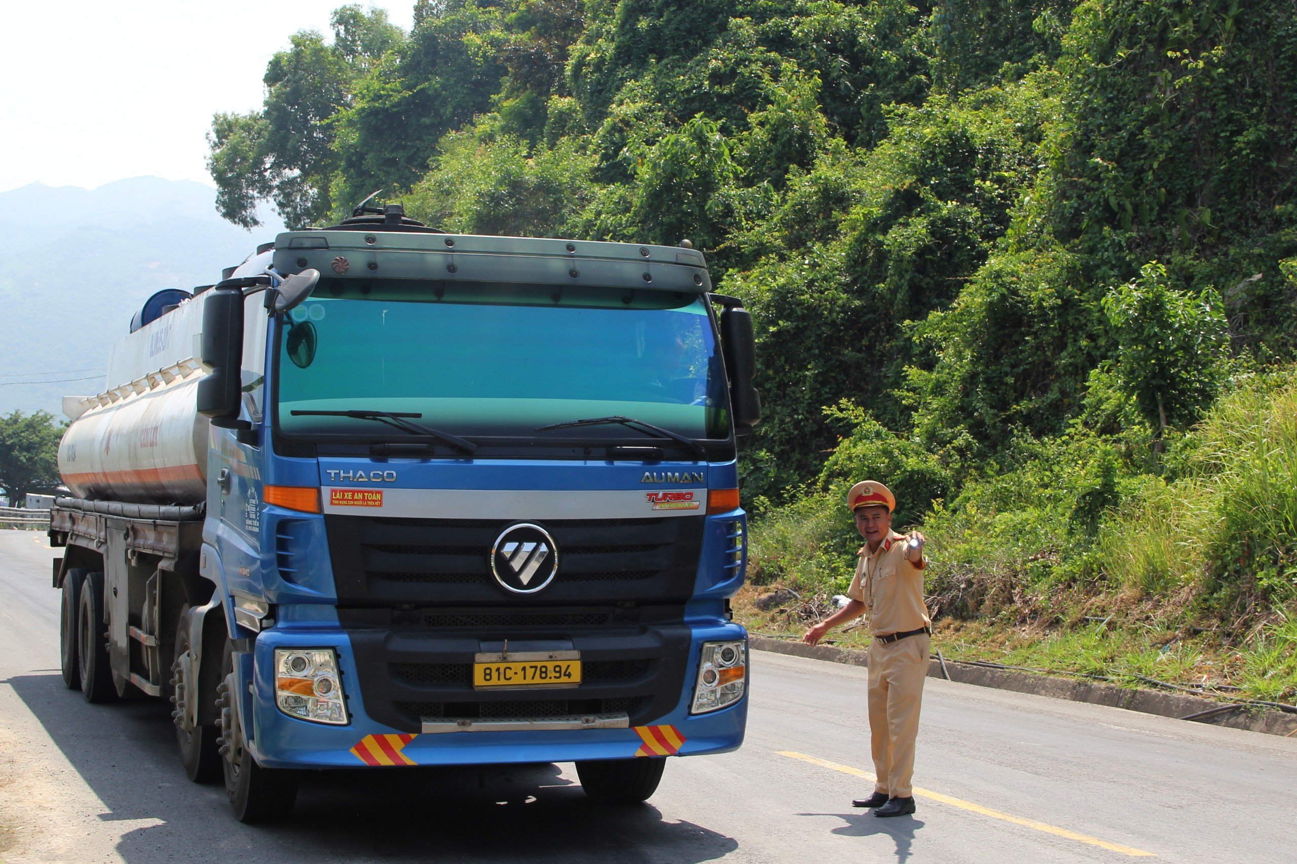 Cấm xe đi trên Đèo Cả, hạn chế xe qua hầm đường bộ Đèo Cả