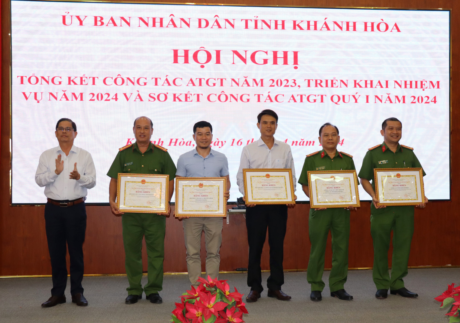 Tăng cường kiểm tra, xử lý nghiêm các hành vi vi phạm trật tự an toàn giao thông