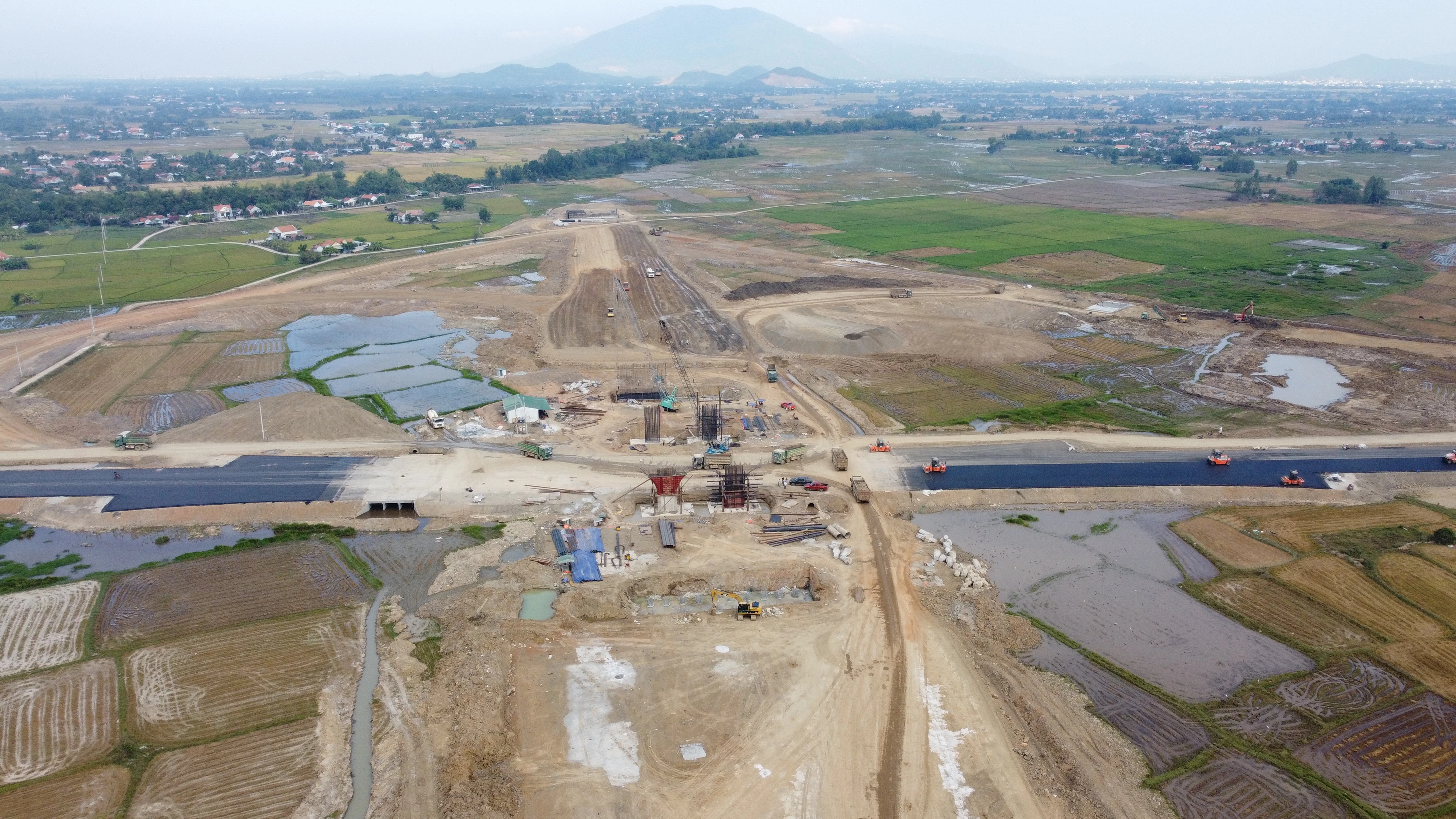 Đẩy nhanh tiến độ giải phóng mặt bằng Dự án thành phần 1 Dự án Đầu tư xây dựng đường bộ cao tốc Khánh Hòa - Buôn Ma Thuột giai đoạn 1