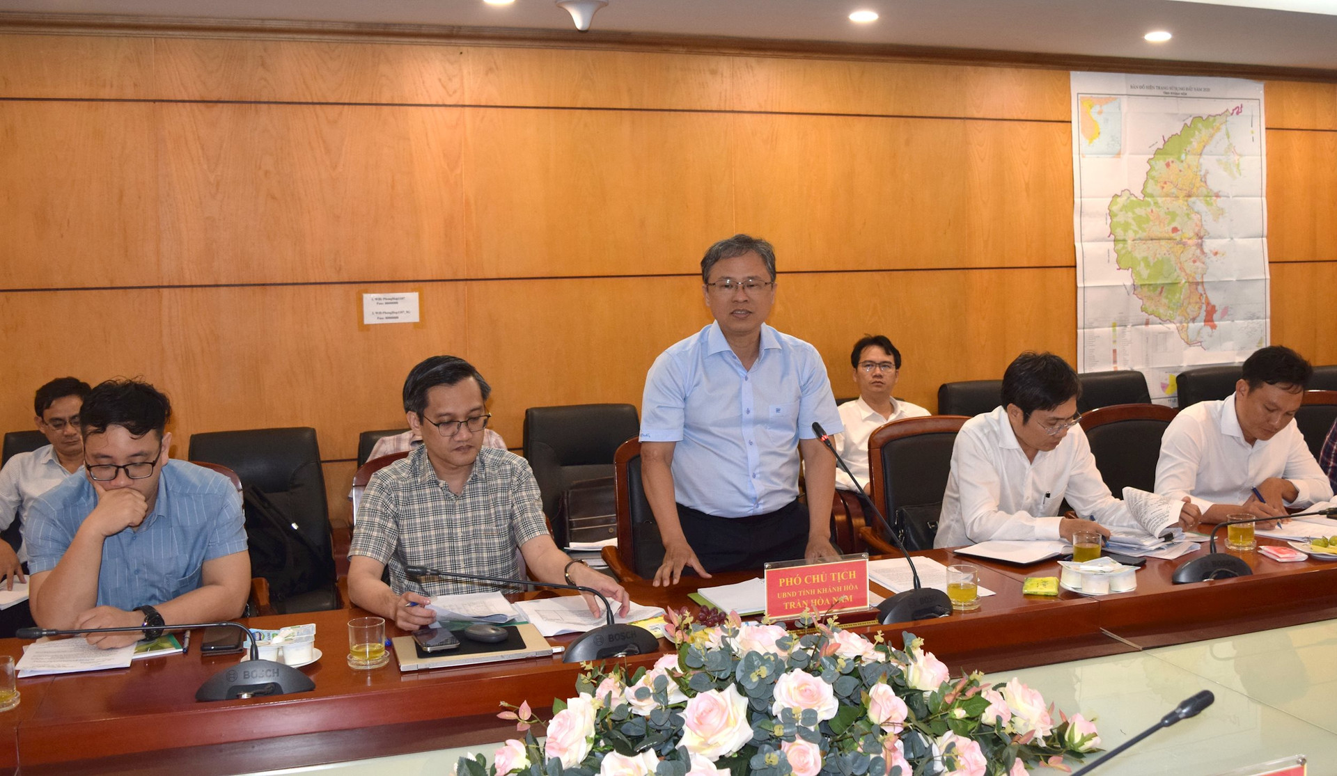 Ông Trần Hòa Nam - Phó Chủ tịch UBND tỉnh Khánh Hòa giải trình làm rõ ý kiến Hội đồng.
