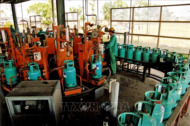 Giá gas bán lẻ trong nước giảm tháng thứ hai liên tiếp