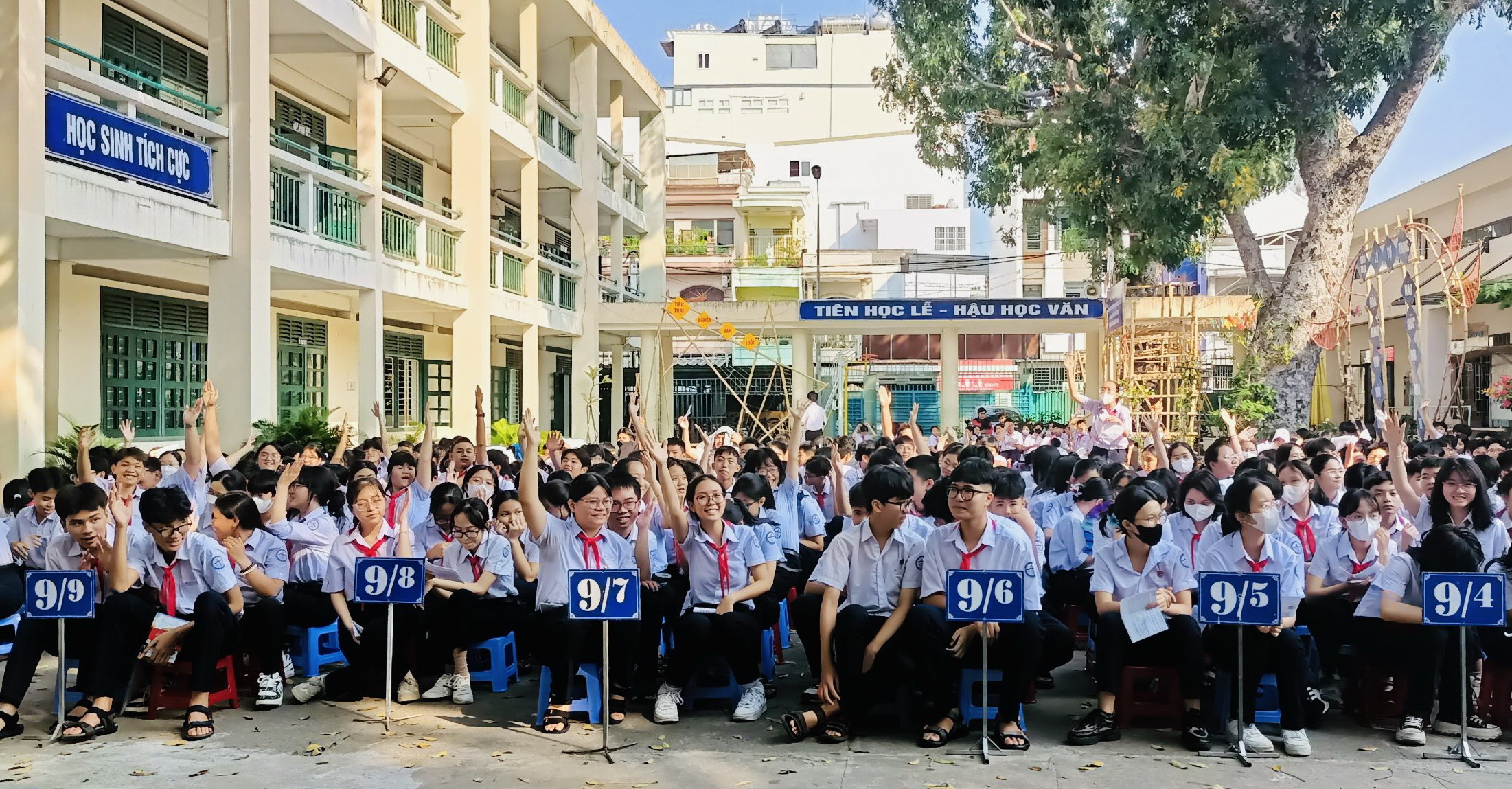 Truyền thông về vệ sinh an toàn thực phẩm cho hơn 1.000 học sinh