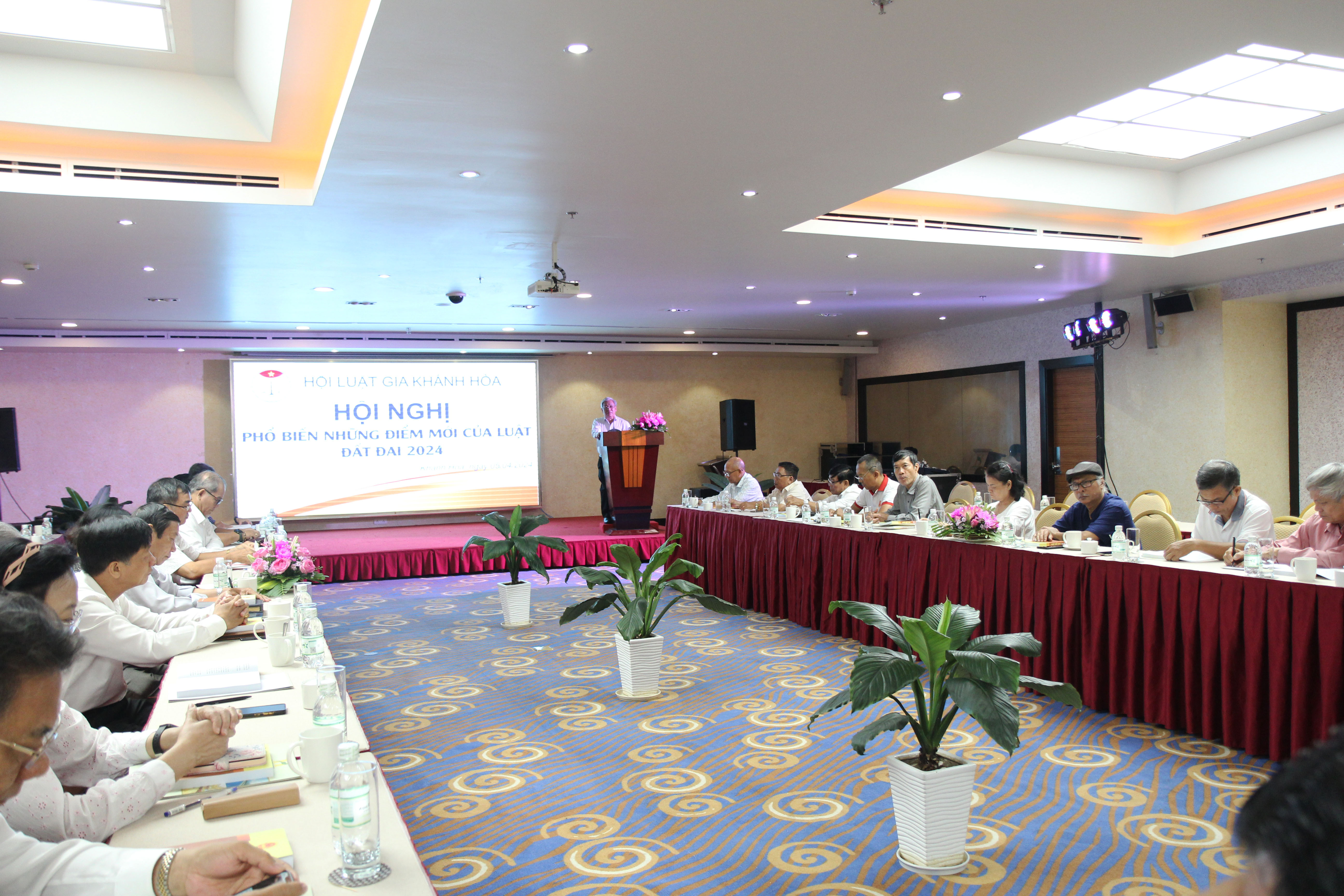 Quang cảnh hội nghị.