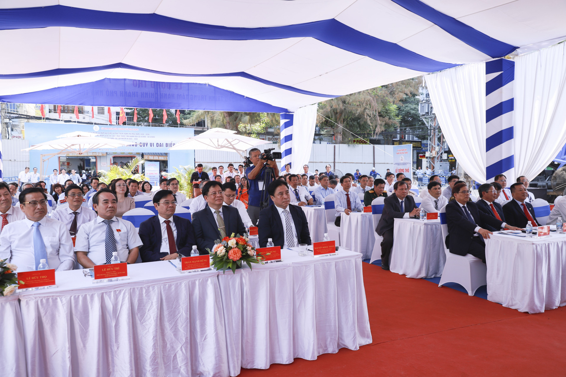 Các đại biểu tham dự lễ động thổ Dự án Trung tâm hành chính TP. Nha Trang.