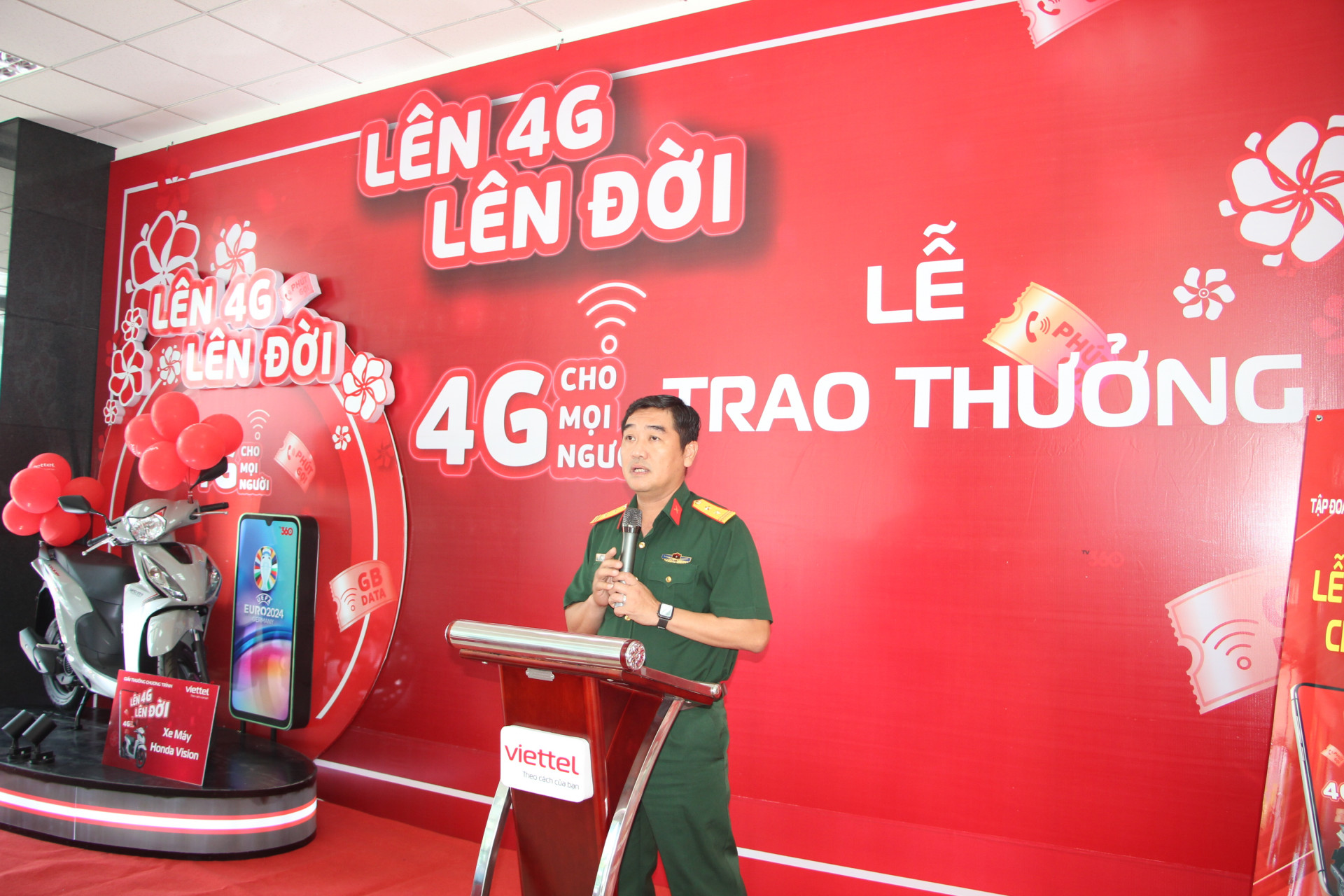 Ông Phan Ngọc Thái – Giám đốc Viettel Khánh Hòa phát biểu tại lễ trao giải thưởng.