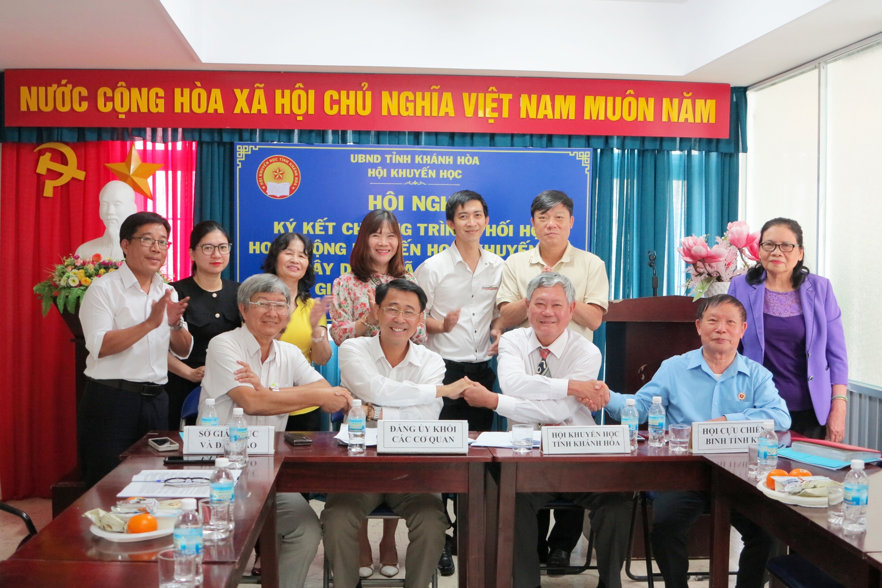 Hội Khuyến học tỉnh Khánh Hòa: Ký kết phối hợp với một số đơn vị