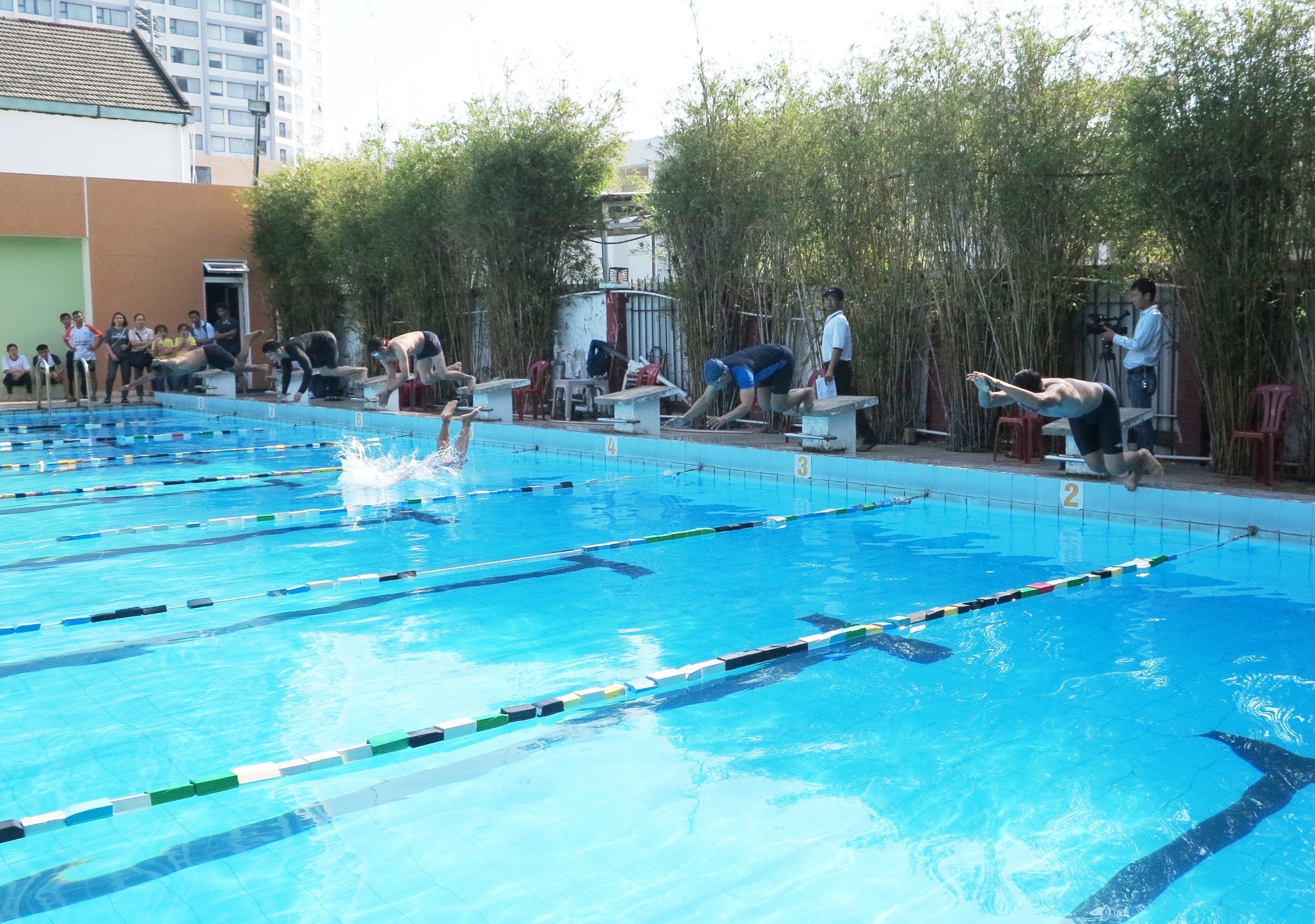 Giải bơi lội các đơn vị trực thuộc công đoàn ngành Giáo dục tỉnh: 158 vận động viên tham gia