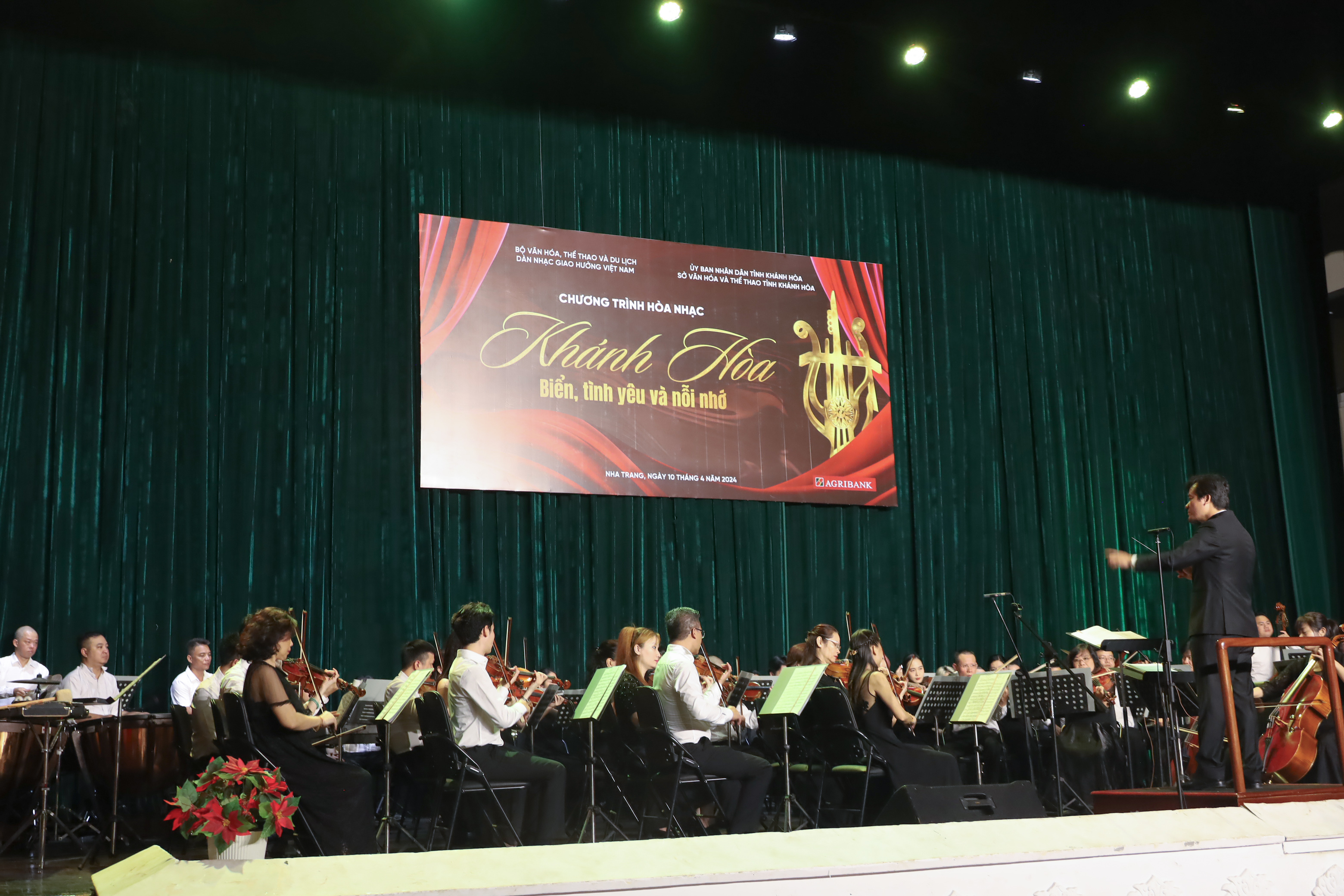 Chương trình hòa nhạc “Khánh Hòa - biển, tình yêu và nỗi nhớ”