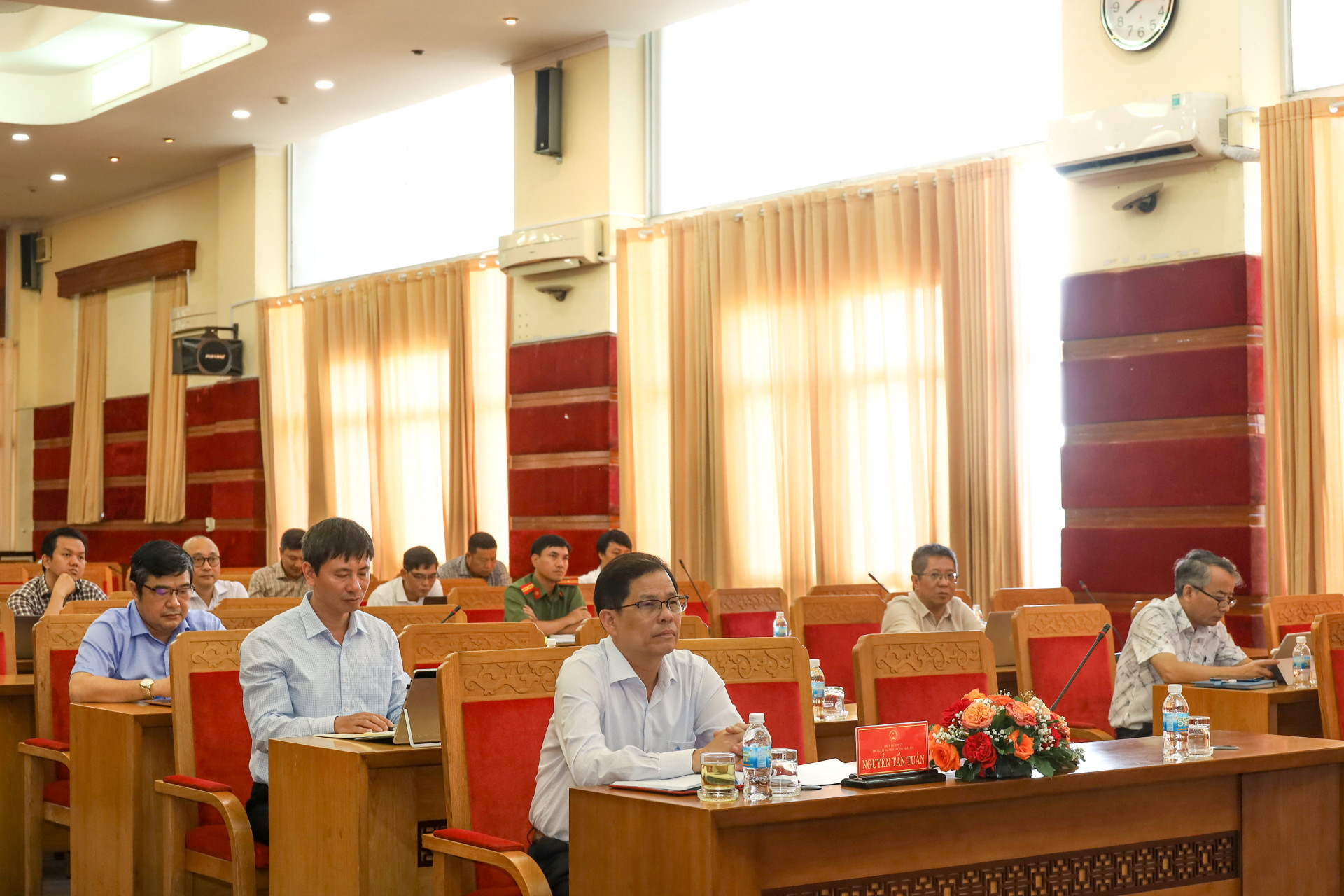 Đồng chí Nguyễn Tấn Tuân tham dự phiên họp từ điểm cầu tỉnh Khánh Hòa.