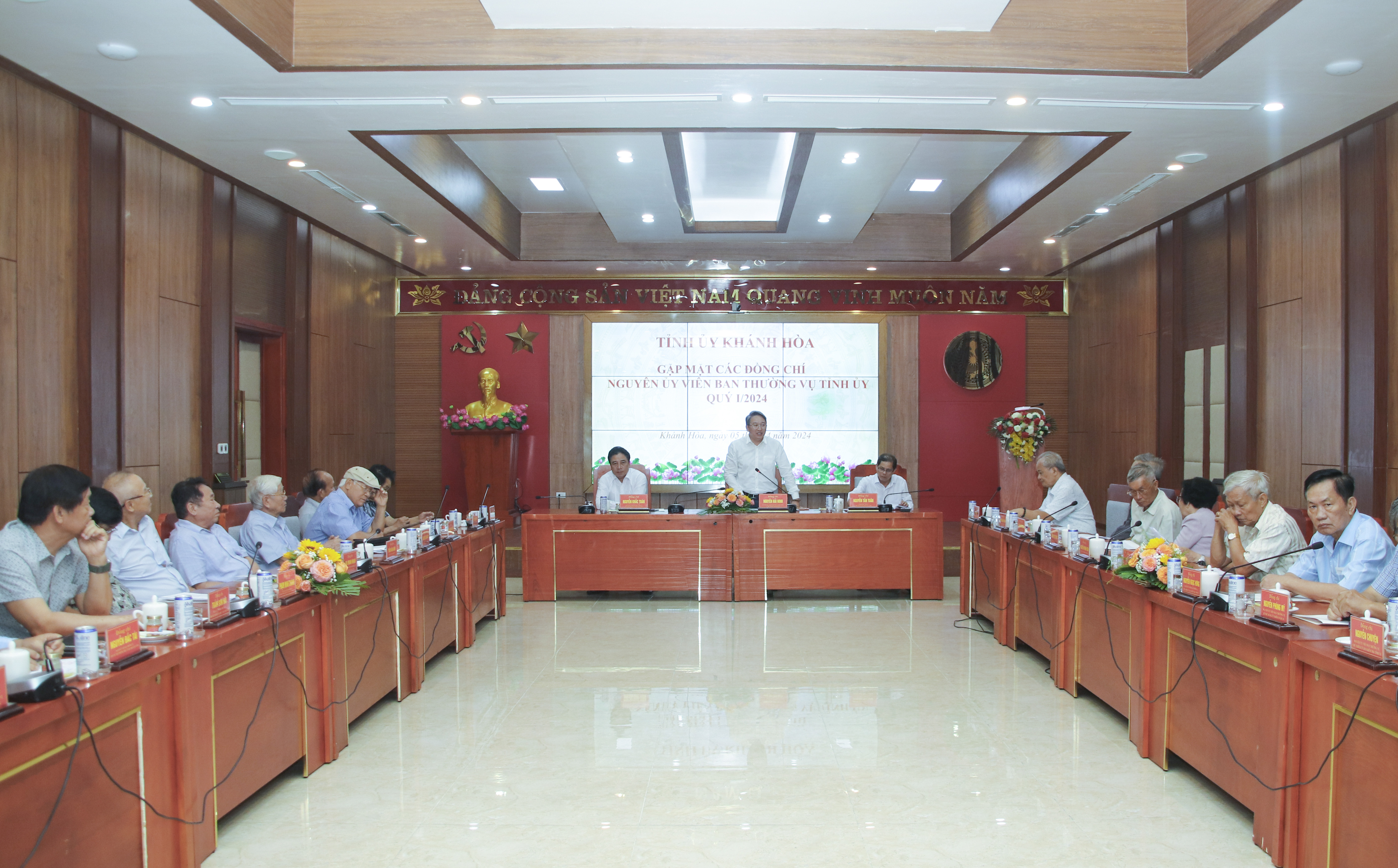 Ban Thường vụ Tỉnh ủy gặp mặt các nguyên Ủy viên Ban Thường vụ Tỉnh ủy