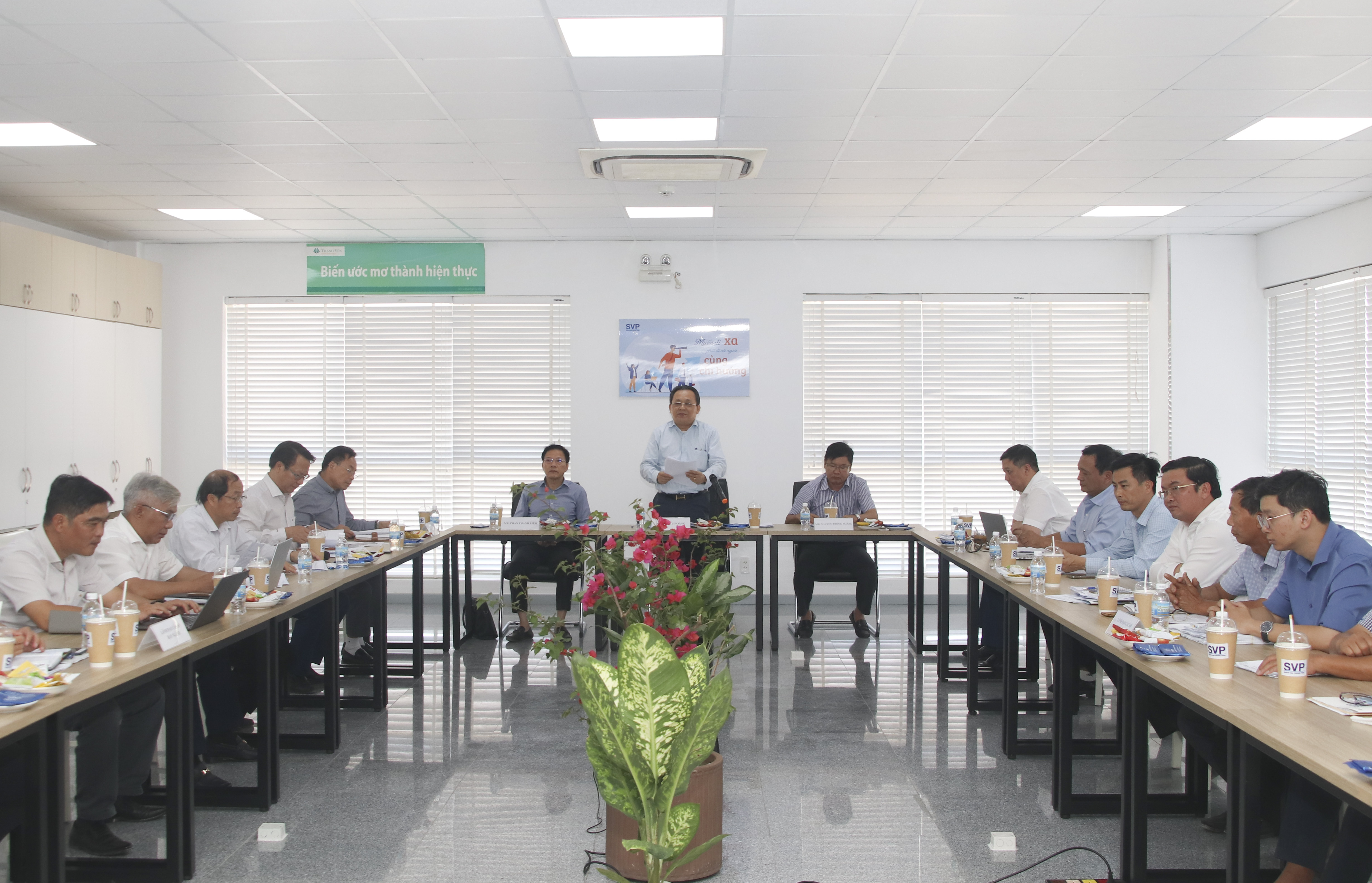 Phó Chủ tịch Thường trực UBND tỉnh Lê Hữu Hoàng kiểm tra thực địa và làm việc tại Khu công nghiệp Ninh Thủy