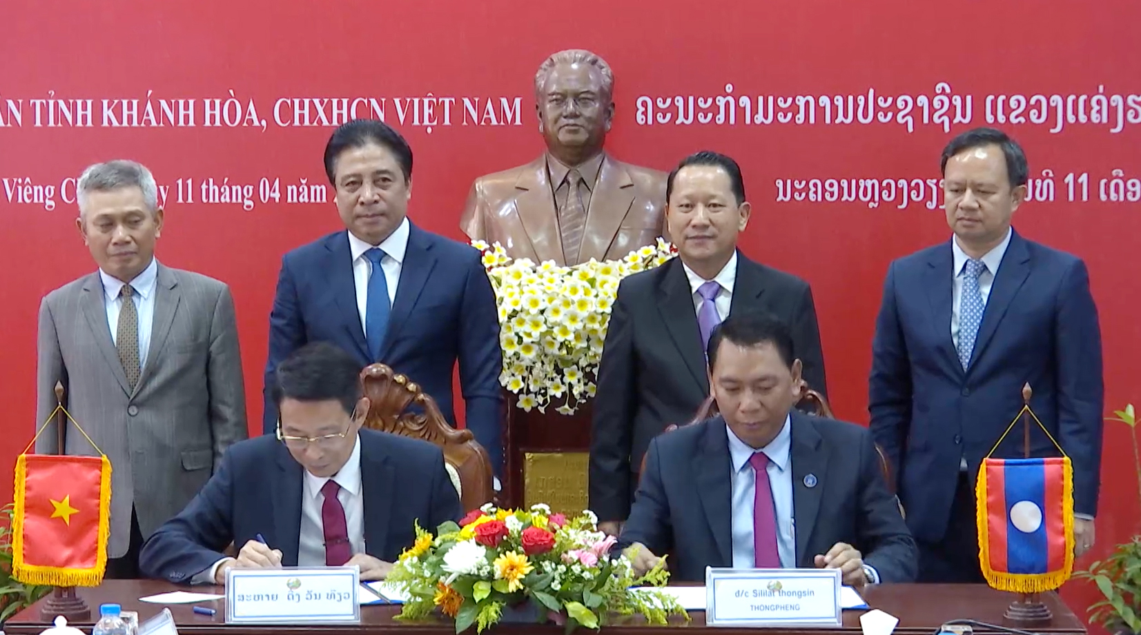 Đoàn đại biểu tỉnh Khánh Hòa thăm và làm việc tại Thủ đô Viêng Chăn, Lào