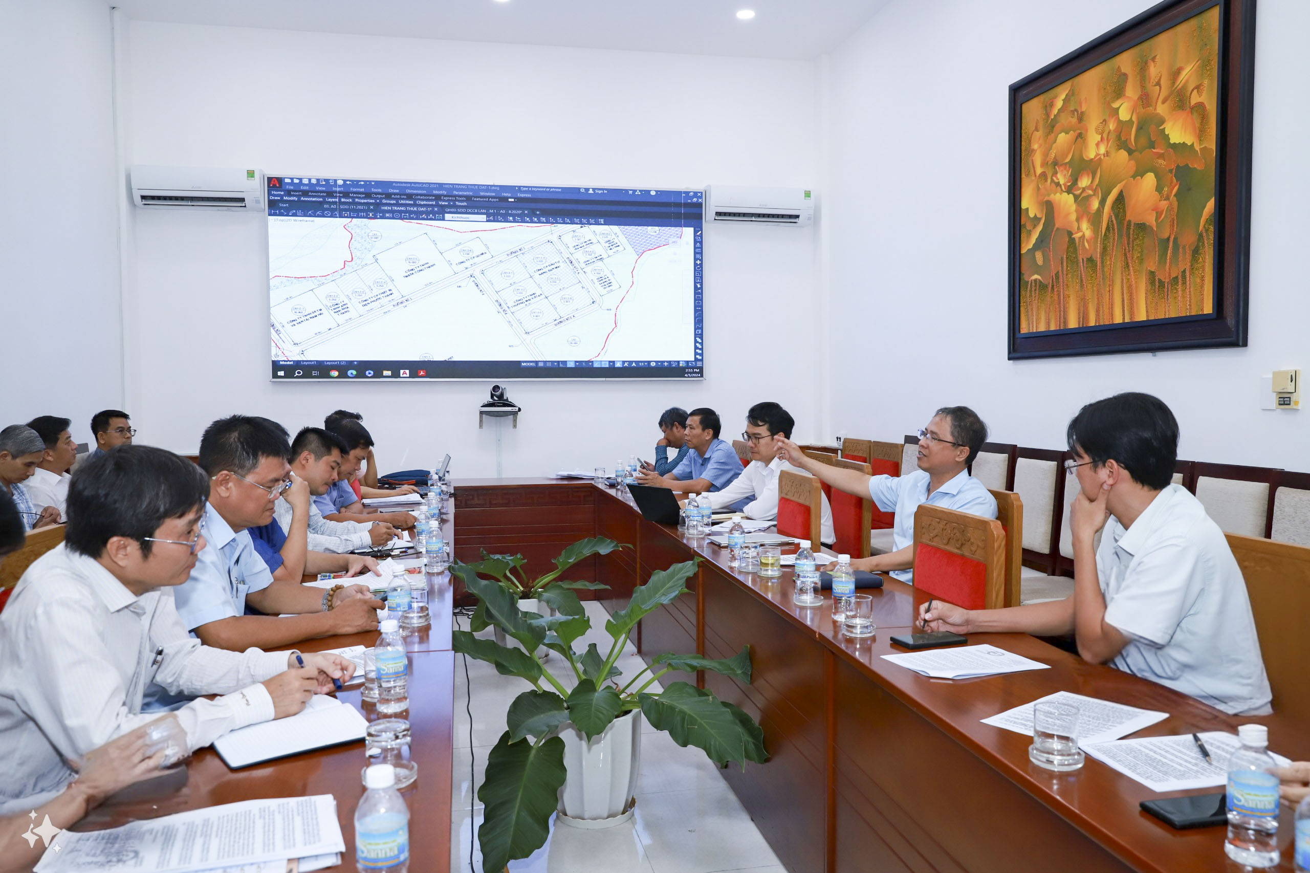 Ông Trần Hòa Nam - Phó Chủ tịch UBND tỉnh Khánh Hòa:: Nghe báo cáo hồ sơ điều chỉnh cục bộ Quy hoạch chi tiết (tỷ lệ 1/500) các Cụm công nghiệp Trảng É