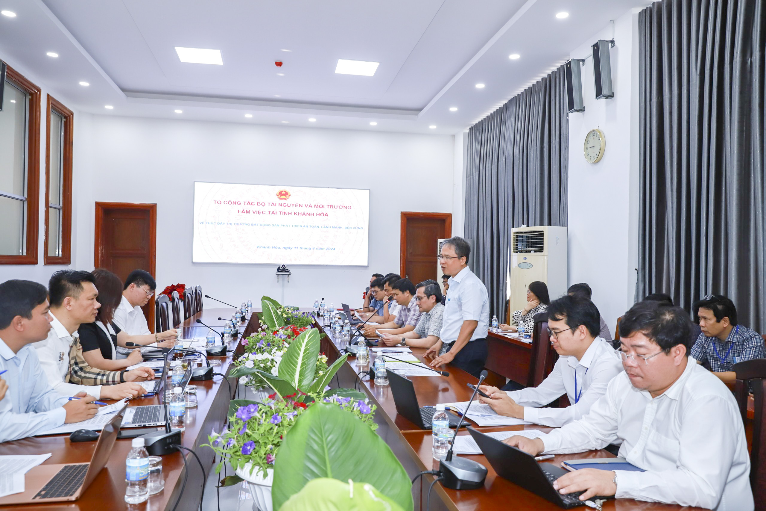 Đoàn công tác của Bộ Tài nguyên và Môi trường làm việc tại tỉnh Khánh Hòa