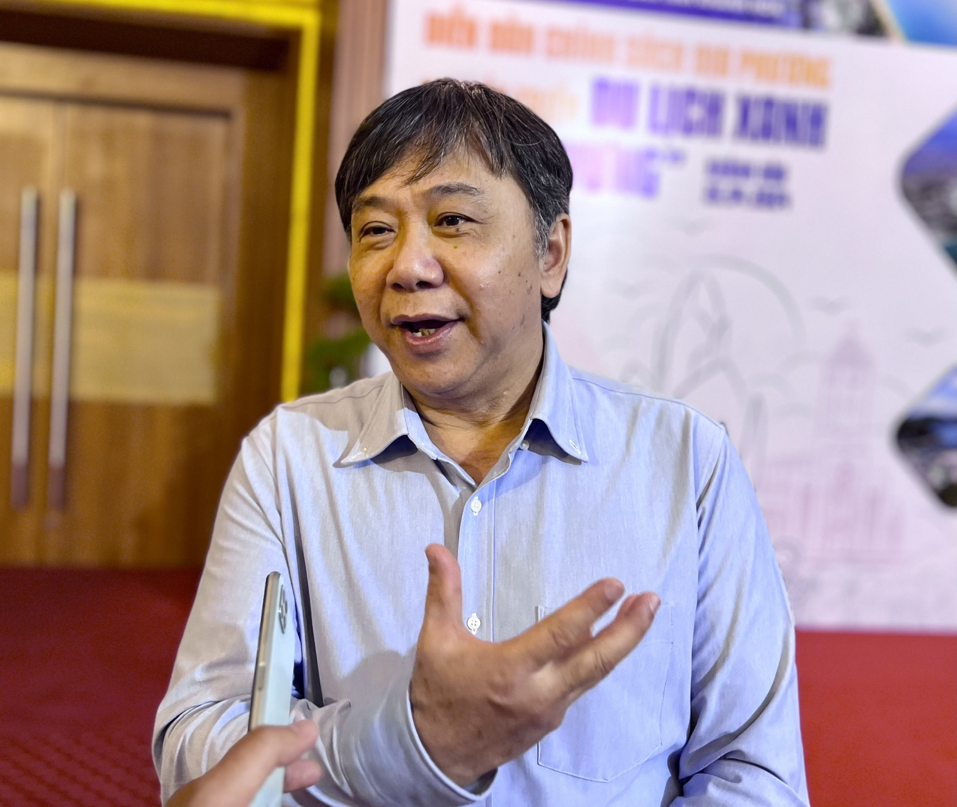 Phó Giáo sư, Tiến sĩ Phạm Trung Lương.