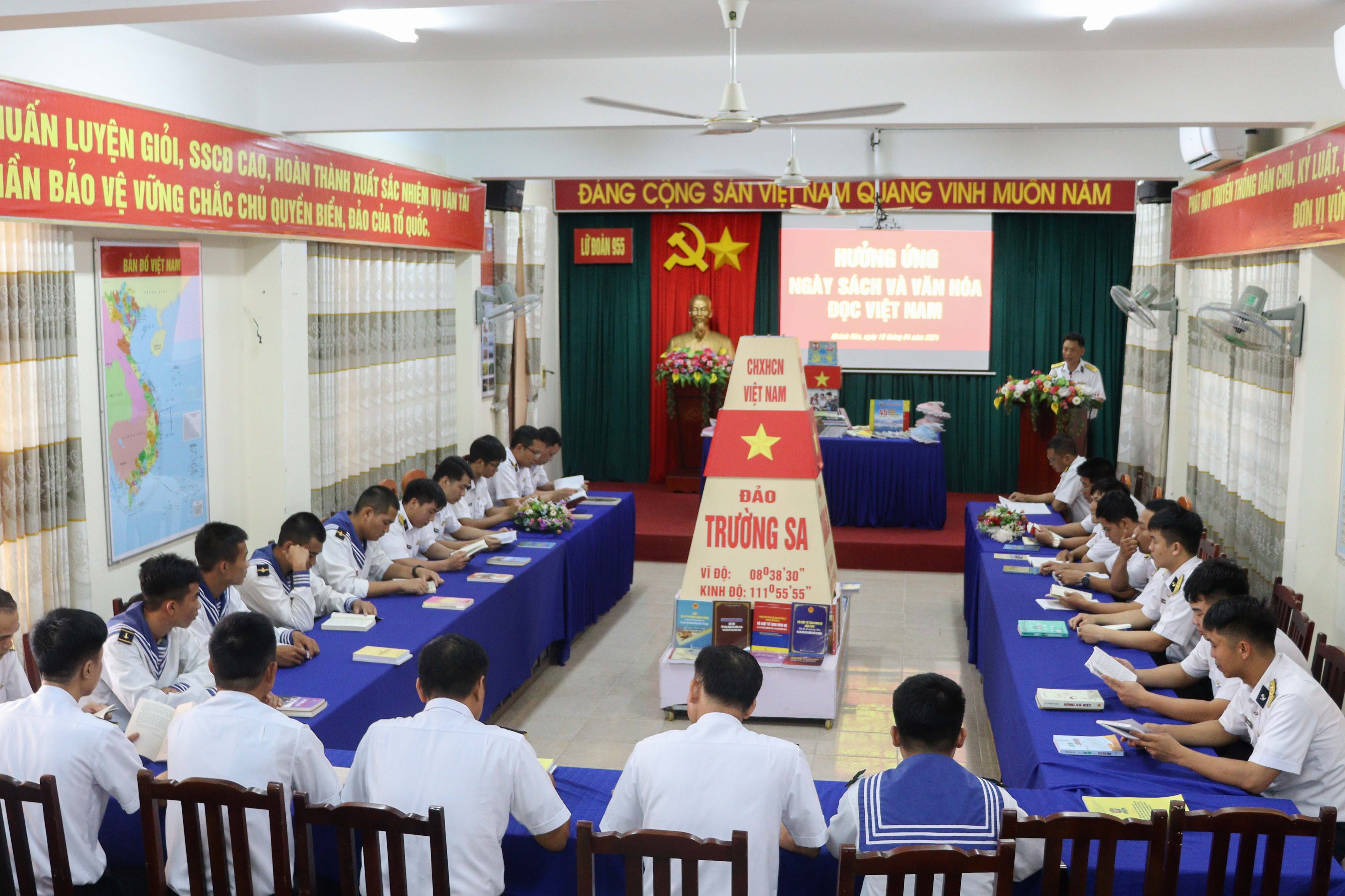 Lữ đoàn 955 tổ chức các hoạt động hưởng ứng Ngày Sách và Văn hóa đọc Việt Nam