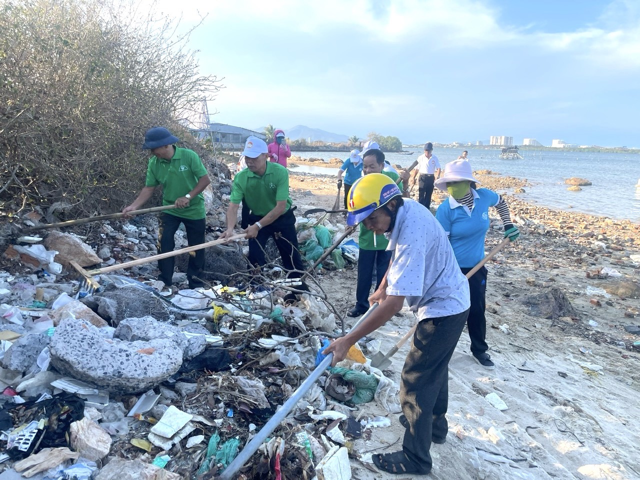 Mặt trận phường Cam Nghĩa: Ra mắt mô hình “Khu dân cư tự quản bảo vệ môi trường”