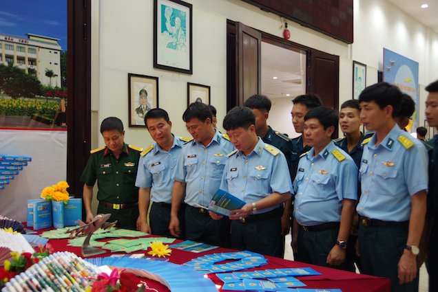 Trường Sĩ quan Không quân tổ chức hoạt động chào mừng Ngày Sách và văn hóa đọc Việt Nam