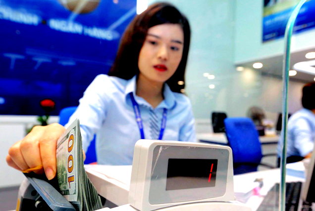 Giá USD sáng 24/4 hạ nhiệt