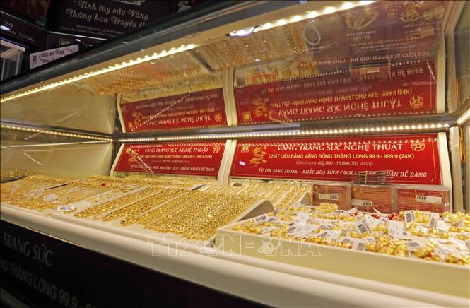Vàng trang sức được bày bán tại một cửa hàng kinh doanh vàng Bảo Tín Minh Châu