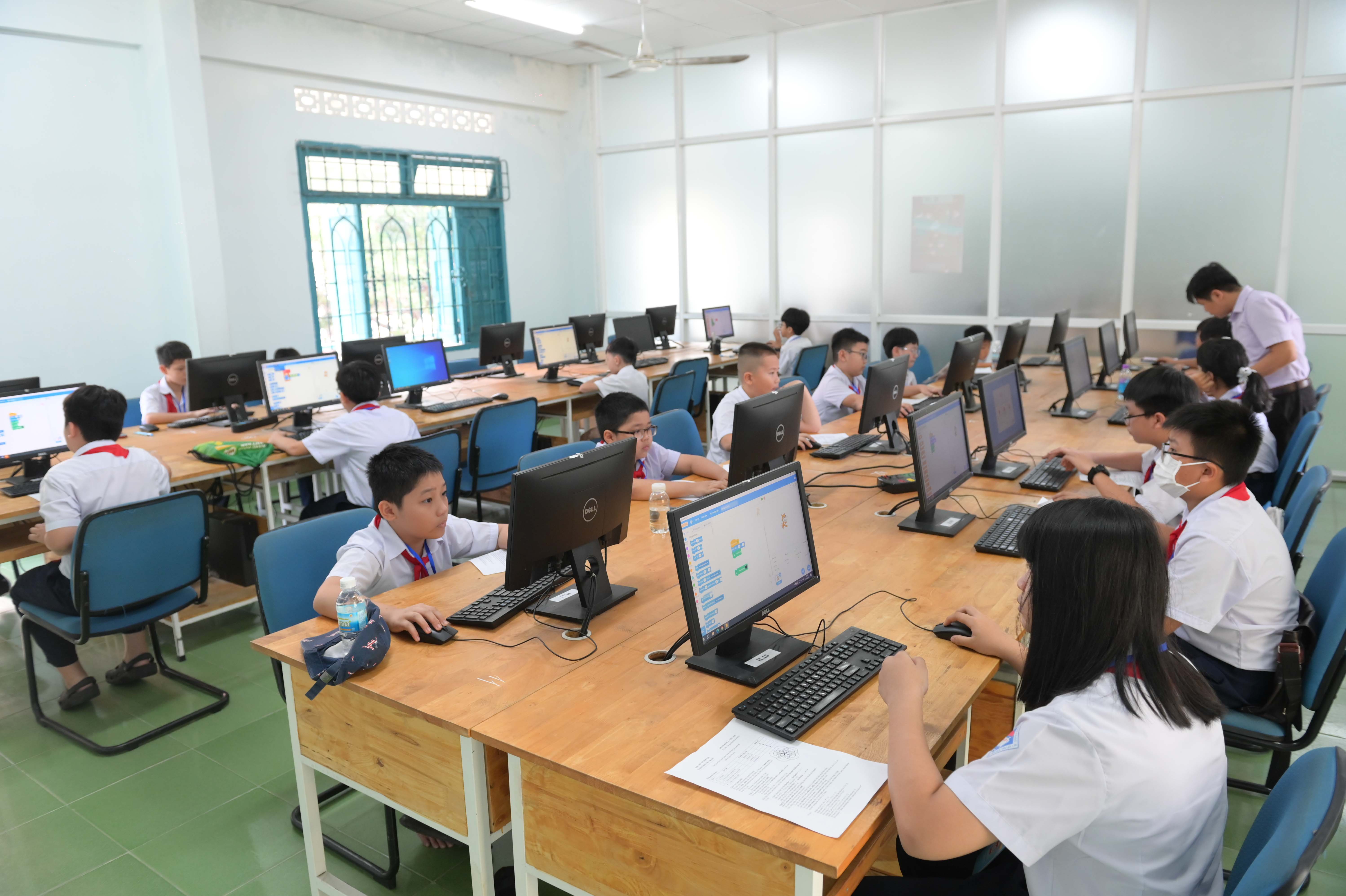 120 thí sinh tham gia Hội thi Tin học trẻ thành phố Nha Trang năm 2024