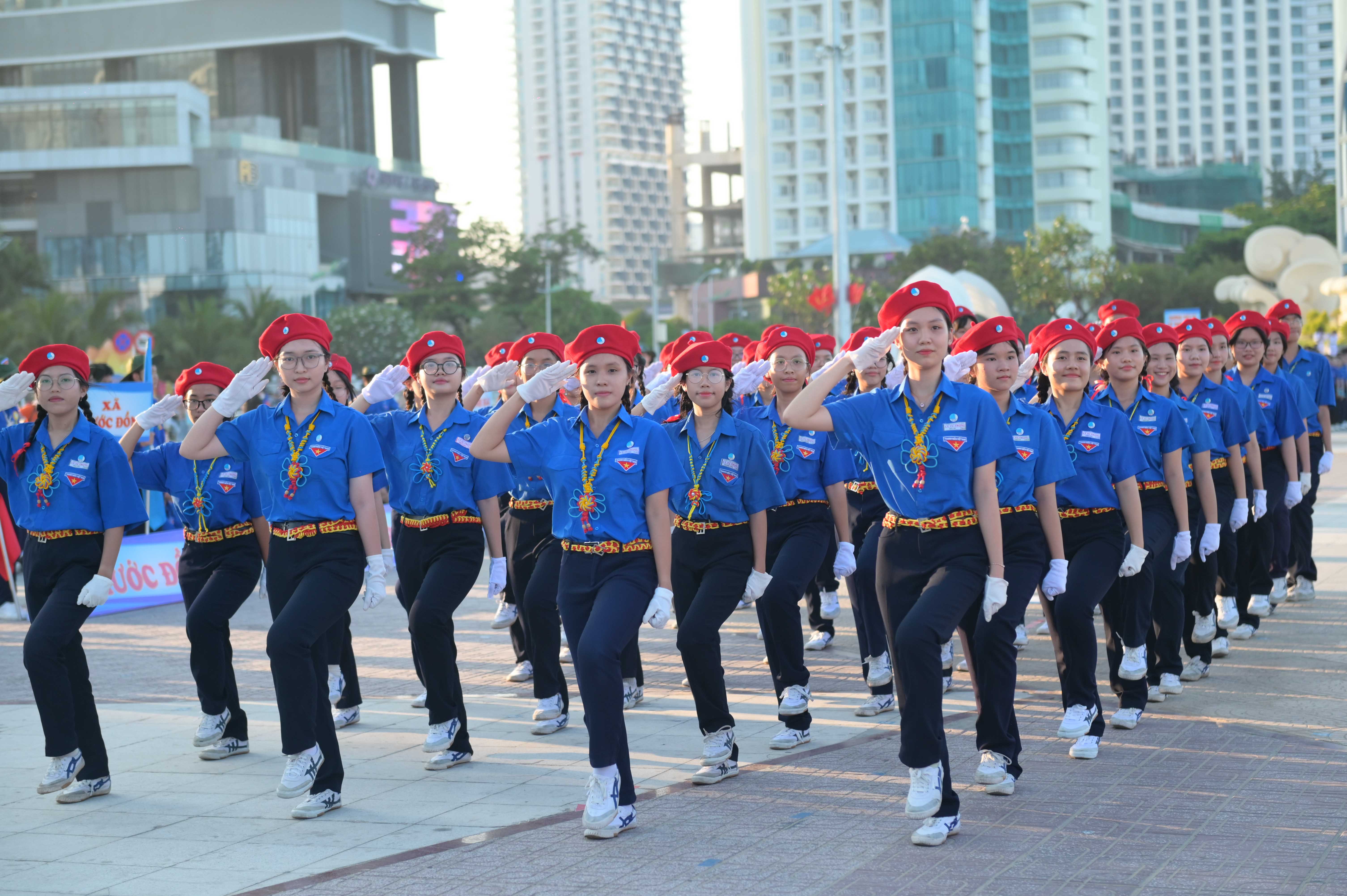 Hơn 1.500 hội viên thanh niên tham gia diễu hành nghi thức Hội Liên hiệp Thanh niên Việt Nam