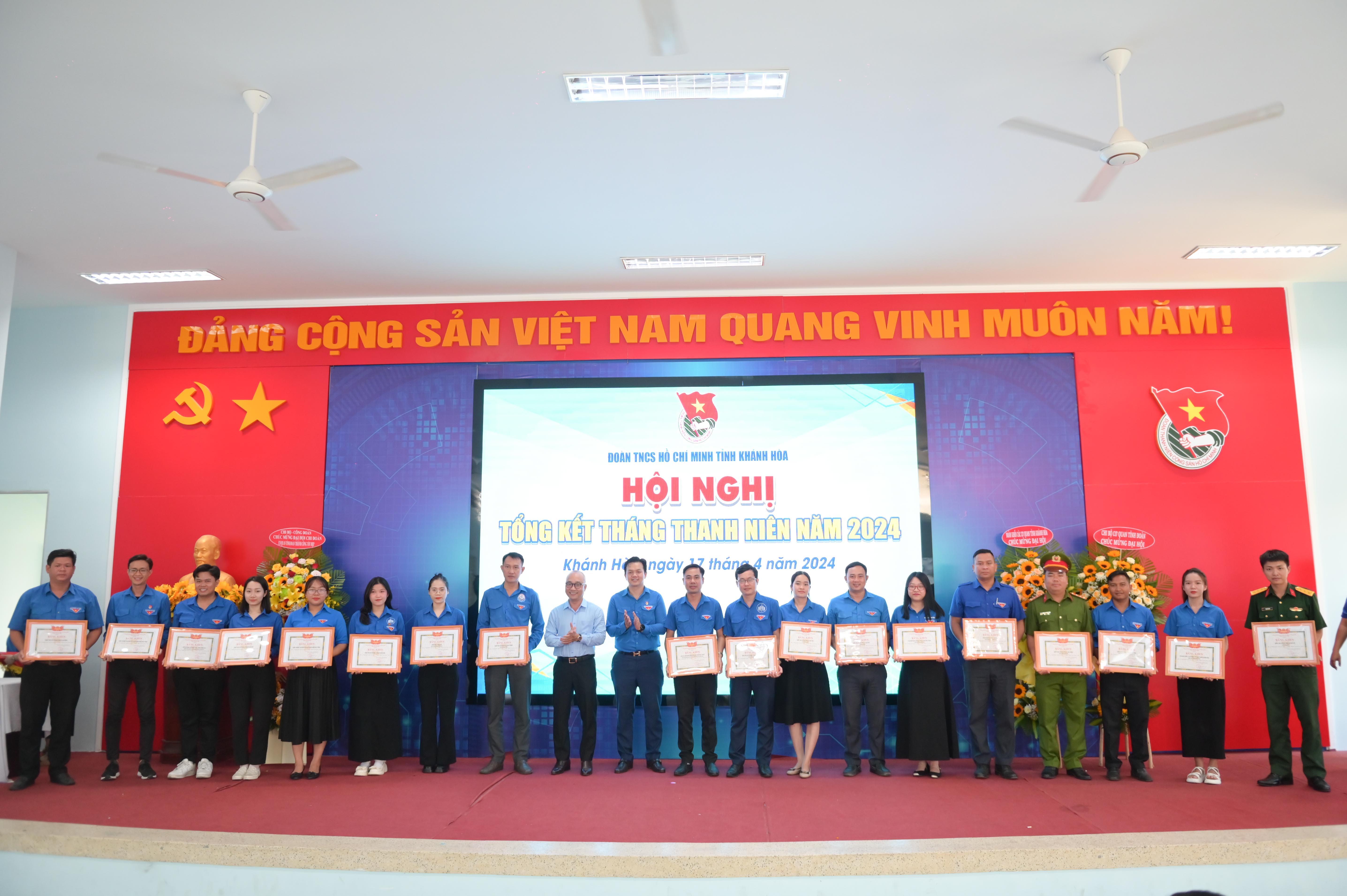 Thực hiện các công trình trị giá gần 1,7 tỉ đồng trong Tháng Thanh niên