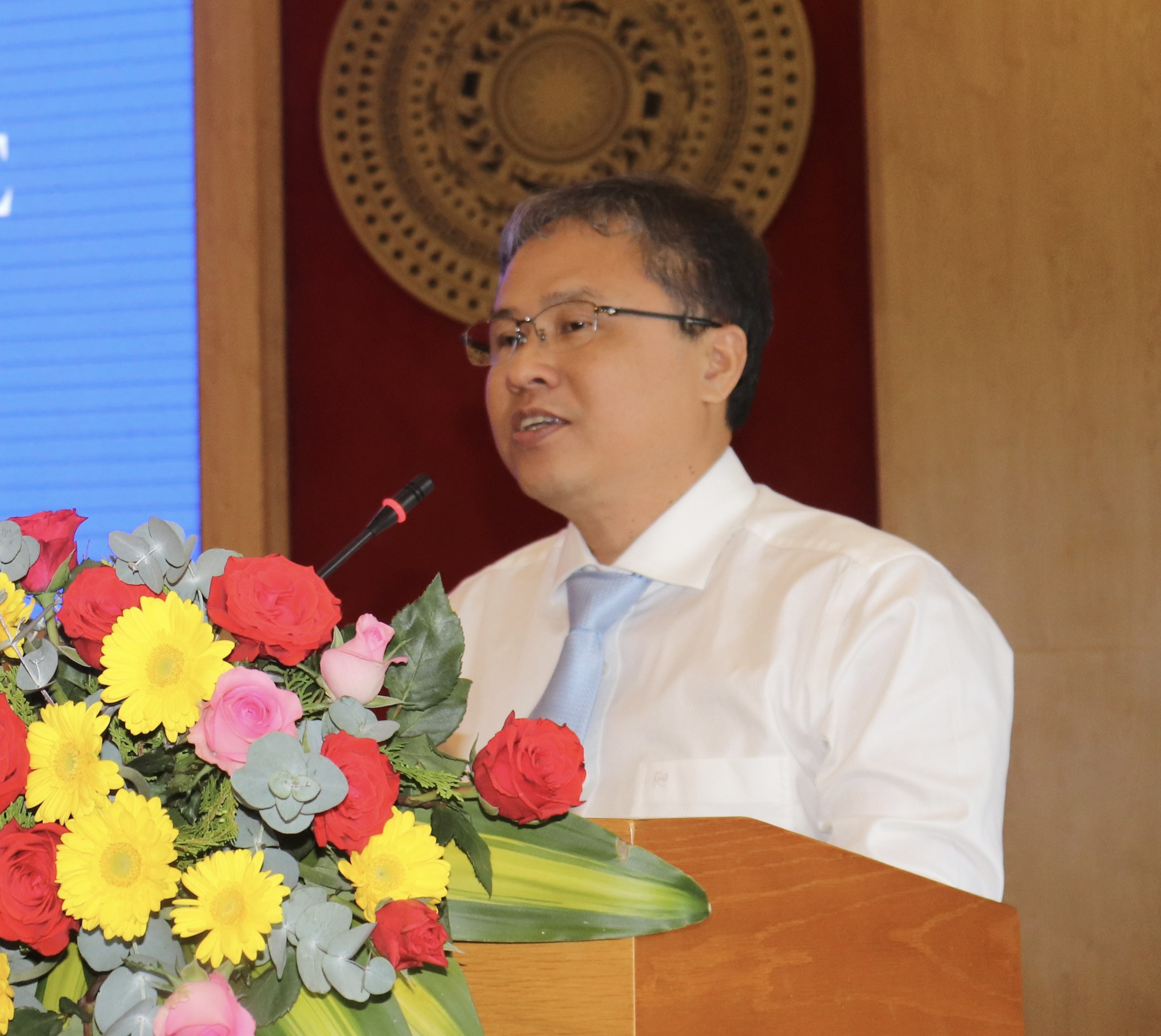 Trách nhiệm từ nhiều phía