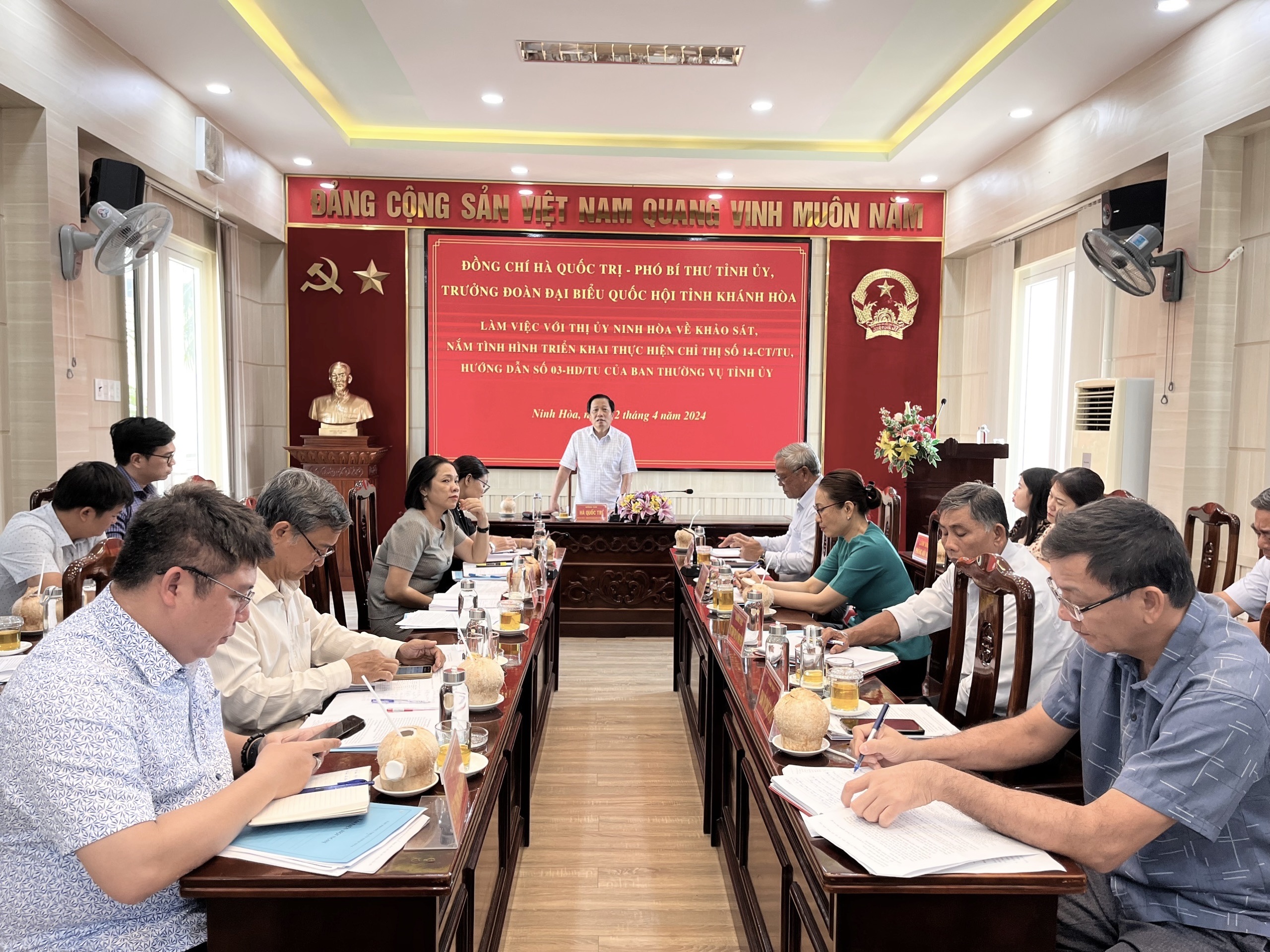 Phó Bí thư Tỉnh ủy Hà Quốc Trị làm việc với Thị ủy Ninh Hòa