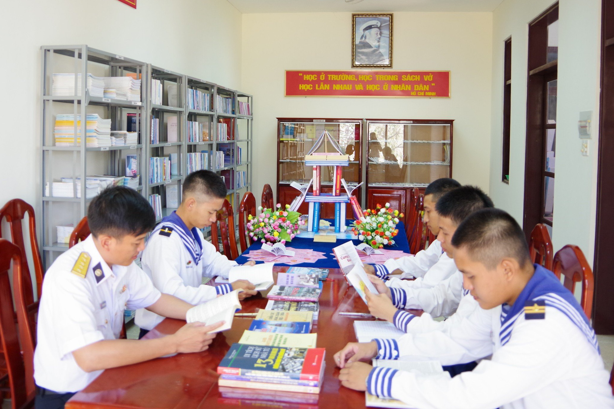 Lữ đoàn 685 phát động hưởng ứng Ngày Sách và văn hóa đọc Việt Nam