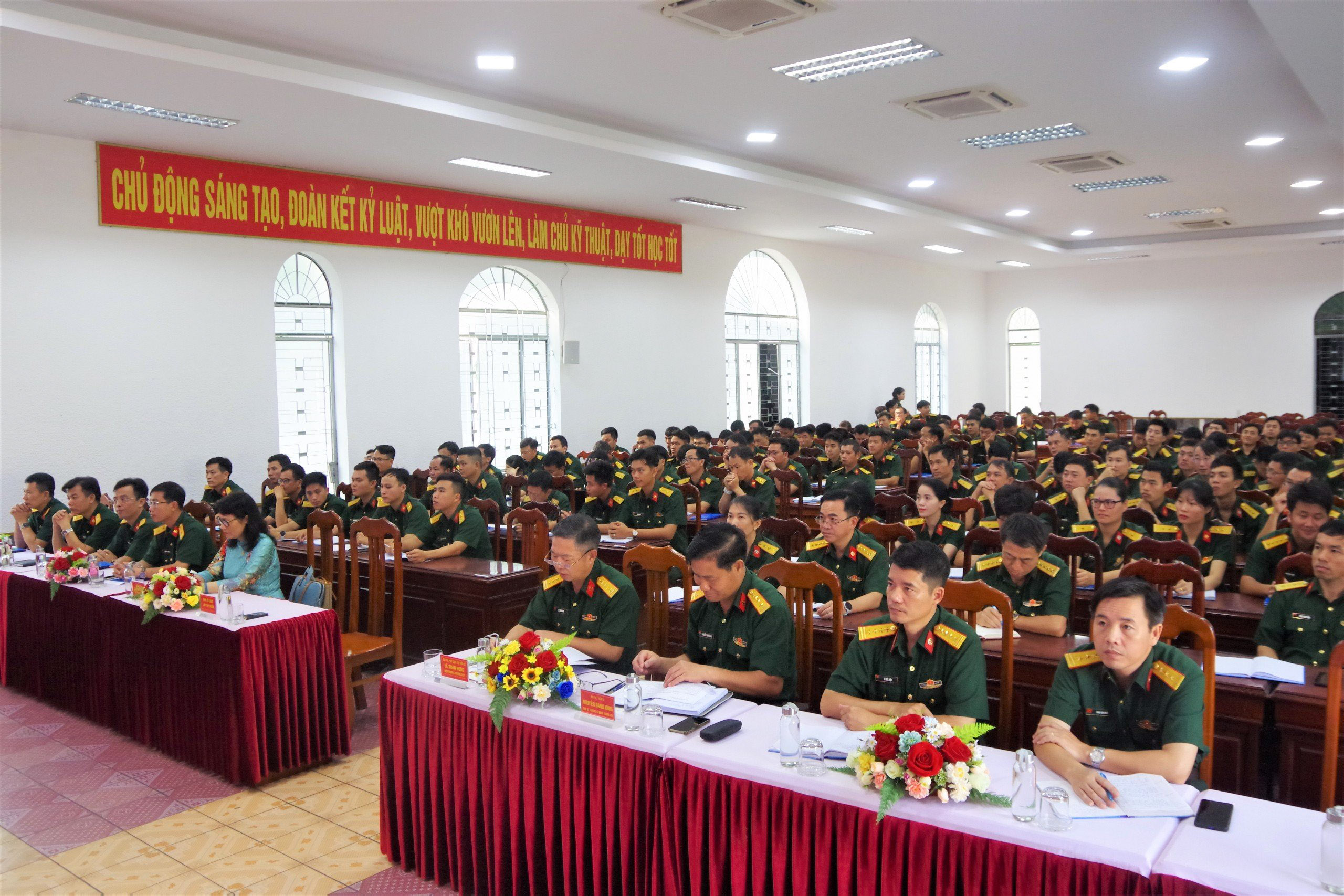 Tập huấn kỹ năng mềm cho cán bộ, giảng viên Trường Sĩ quan Thông tin