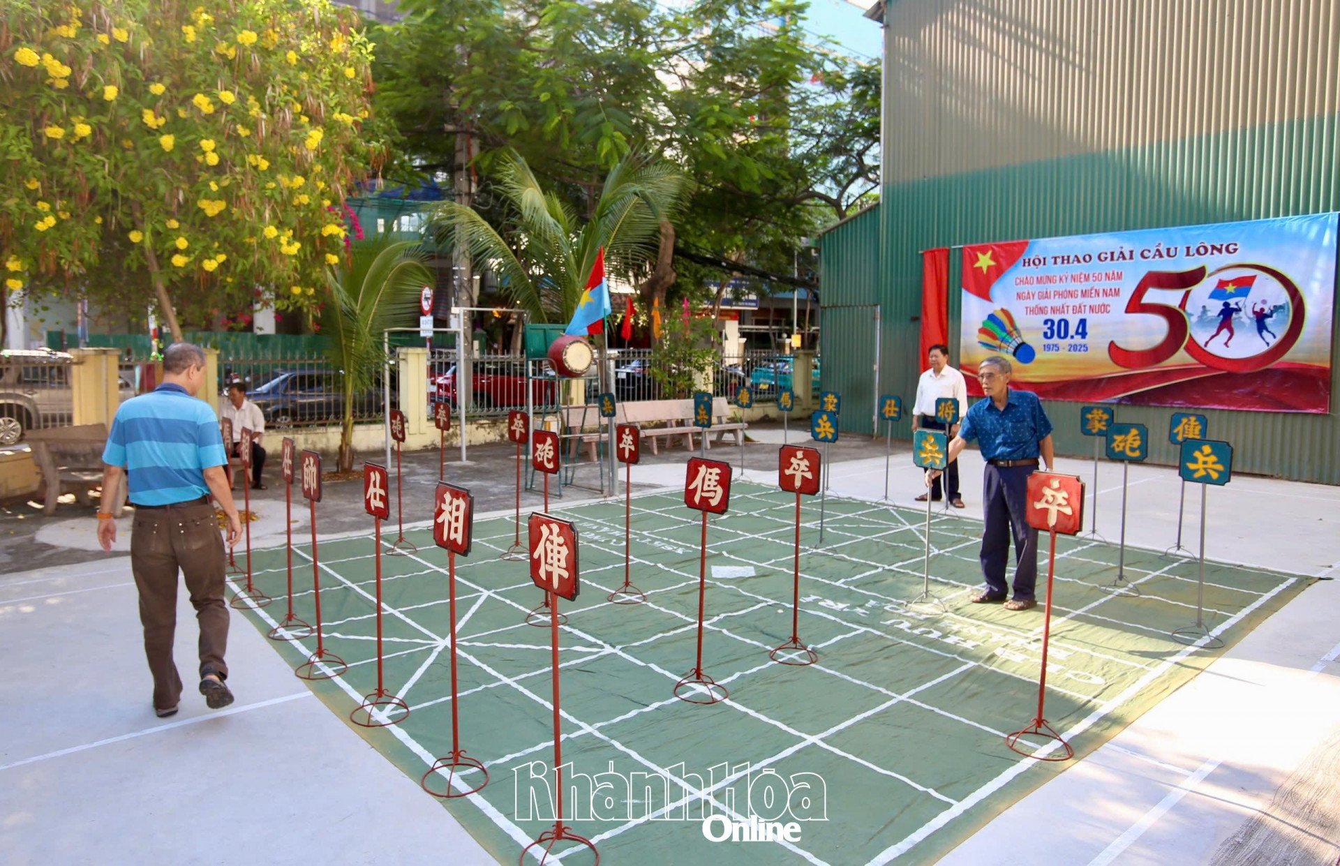 Các vận động viên thi đấu môn cờ tướng (cờ thẻ).