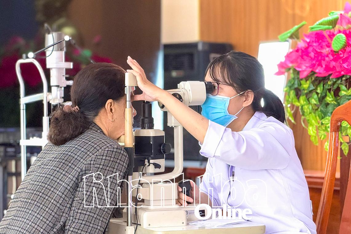 Giải Nha Trang Night Run Sanvinest - Báo Khánh Hòa 2024: Mang ánh sáng đến với người nghèo