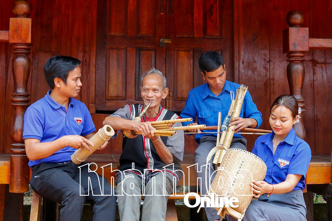 Xây dựng làng du lịch cộng đồng thôn Hòn Dung 