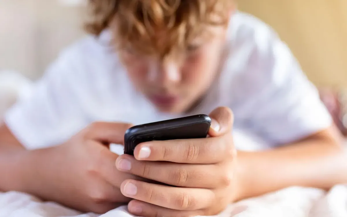 Facebook, Instagram triển khai tài khoản cho người dùng dưới 18 tuổi