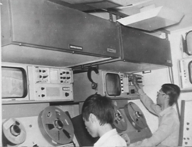 Phim tài liệu VTV Đặc biệt - Buổi phát sóng lịch sử: Trở lại những ngày tháng khó quên của dân tộc