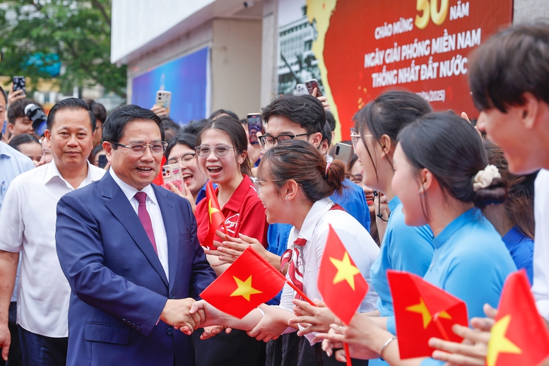 Thủ tướng: Khoa học công nghệ, đổi mới sáng tạo, chuyển đổi số không có giới hạn, biên giới, không phân biệt tuổi tác, giới tính, tôn giáo