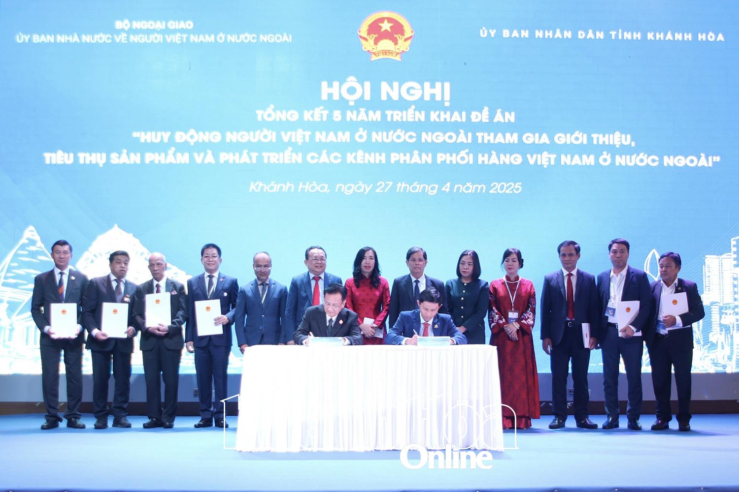 Người Việt đưa hàng Việt ra thế giới 