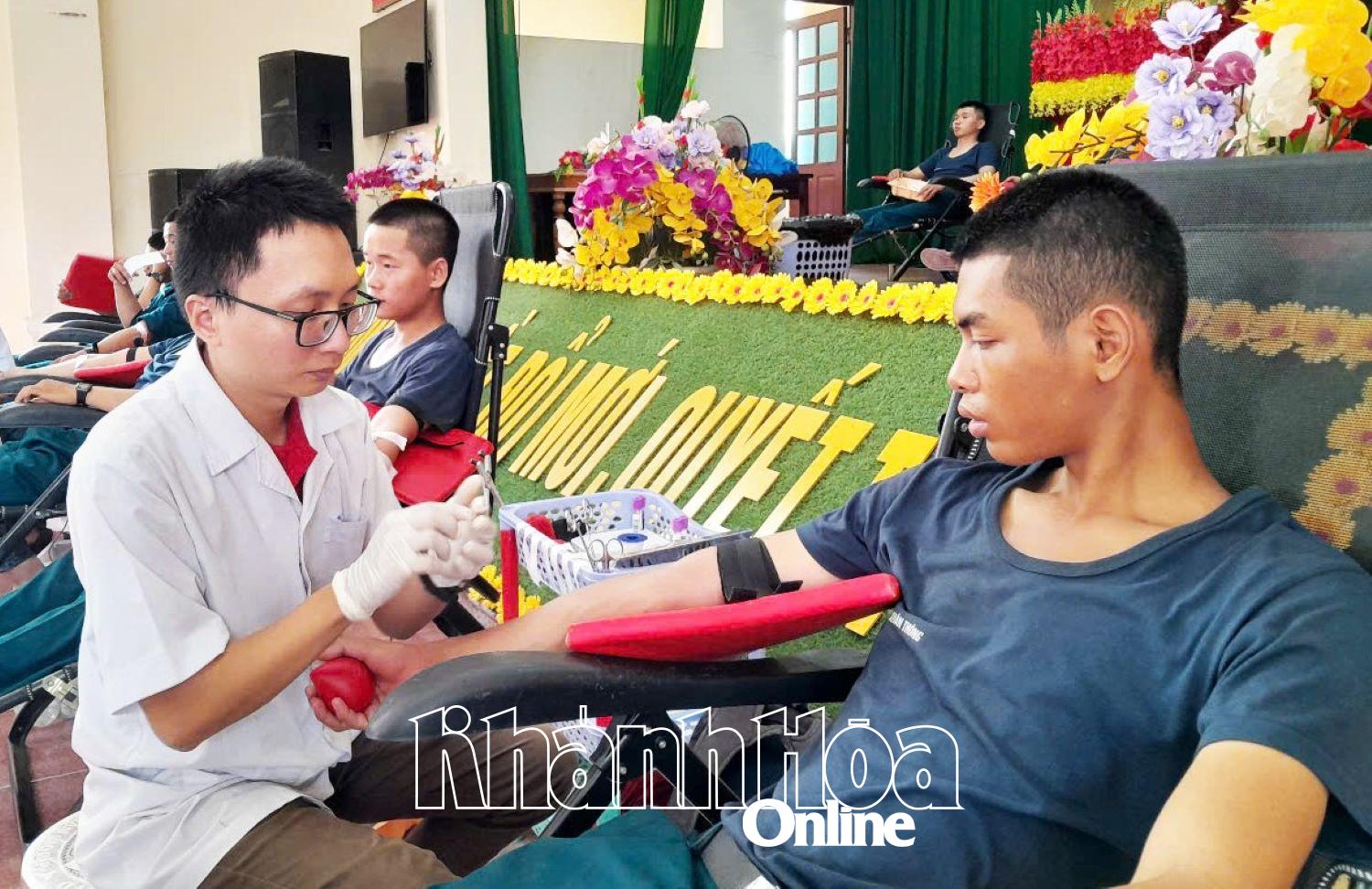 Sư đoàn Phòng không 377 tổ chức Ngày hội hiến máu tình nguyện năm 2025