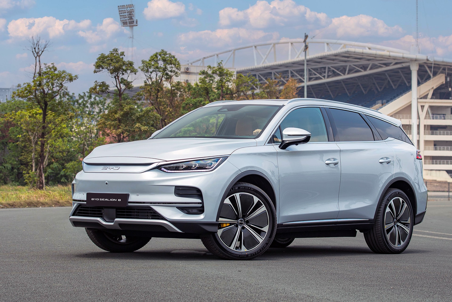 BYD Sealion 8 được nhận định sẽ phải đối mặt với nhiều thách thức, khi khuyết thiếu hạ tầng trạm sạc. Ảnh: BYD