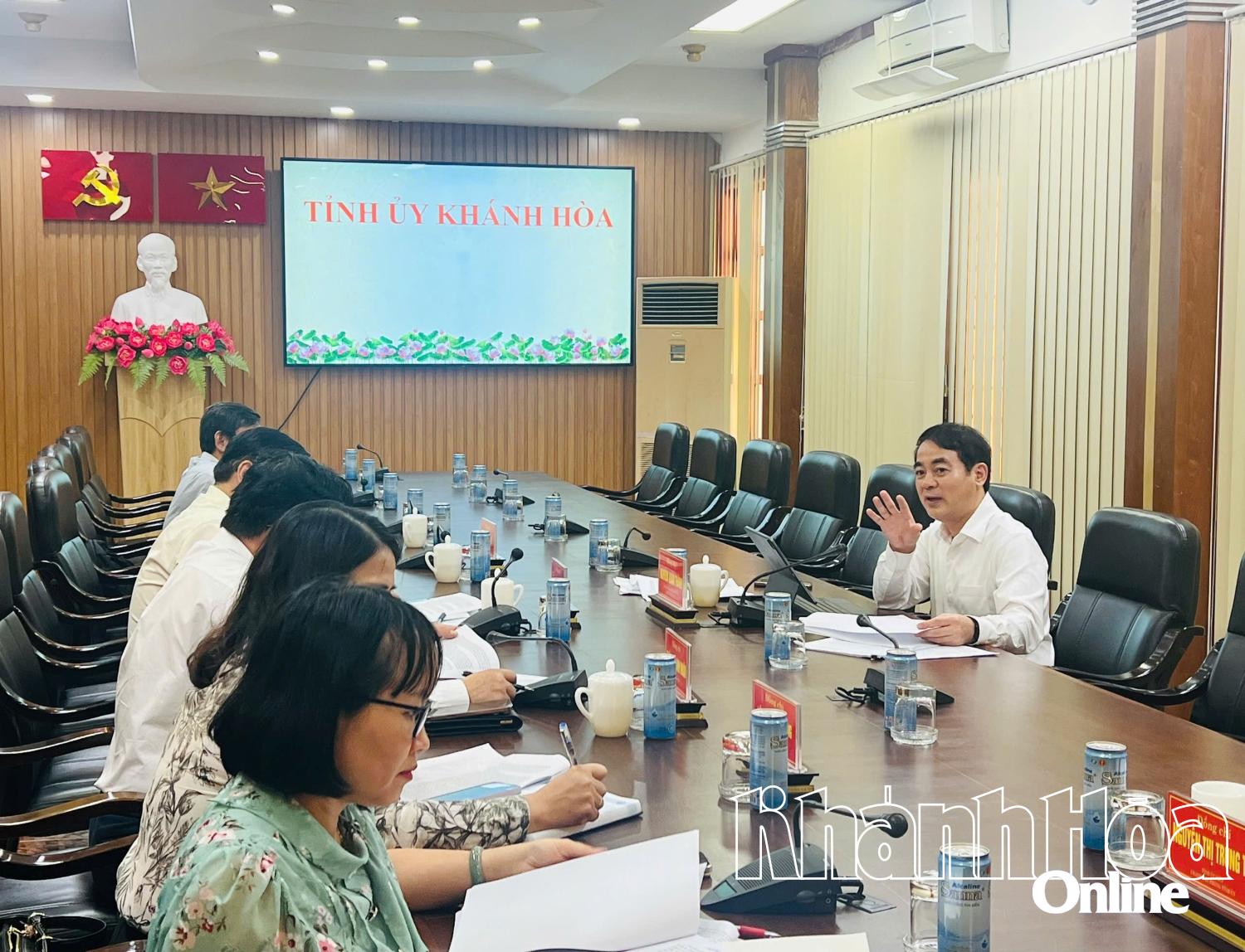 Bí thư Tỉnh ủy Nghiêm Xuân Thành làm việc với Tổ biên tập Văn kiện Đại hội Đảng bộ tỉnh Khánh Hòa nhiệm kỳ 2025-2030