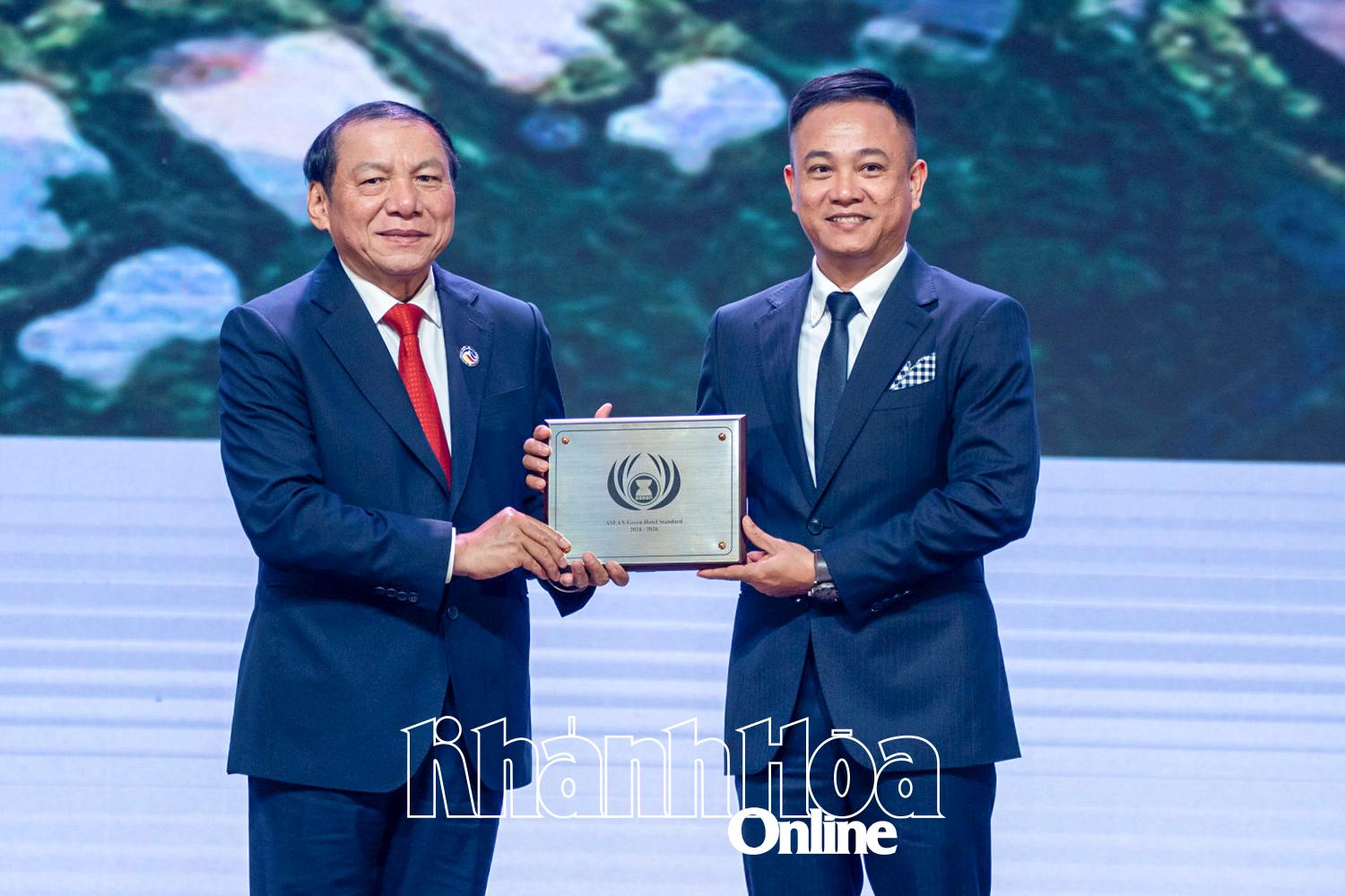 Quyết tâm phát triển du lịch xanh 