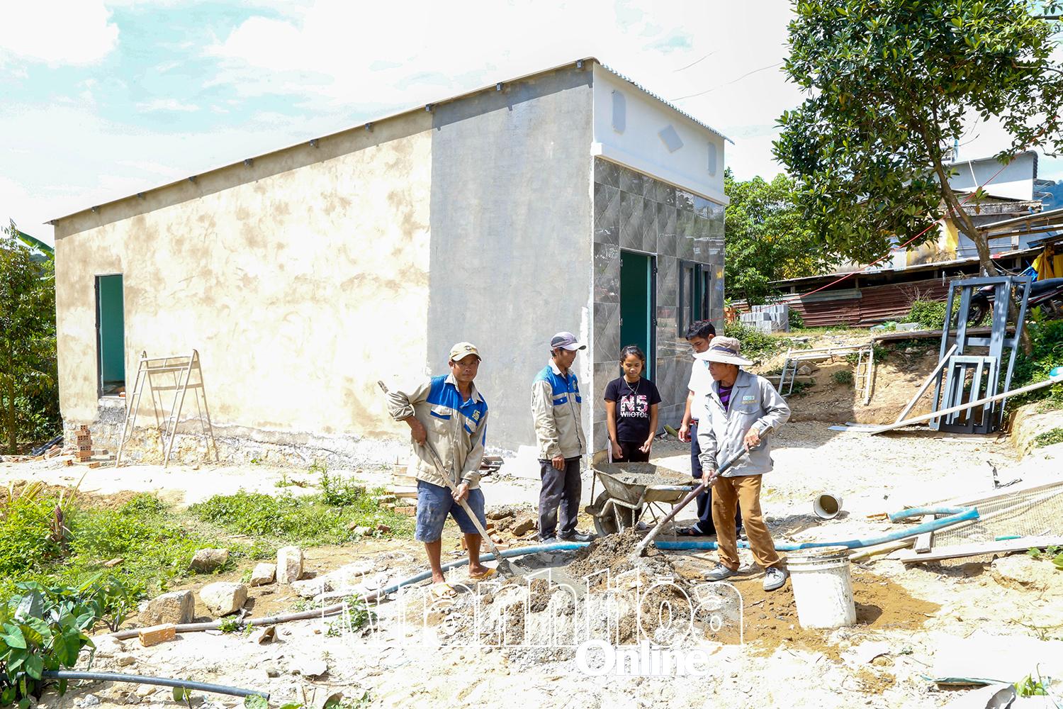 Khánh Sơn: Ngày 25-4 sẽ hoàn thành chương trình xóa nhà tạm, nhà dột nát