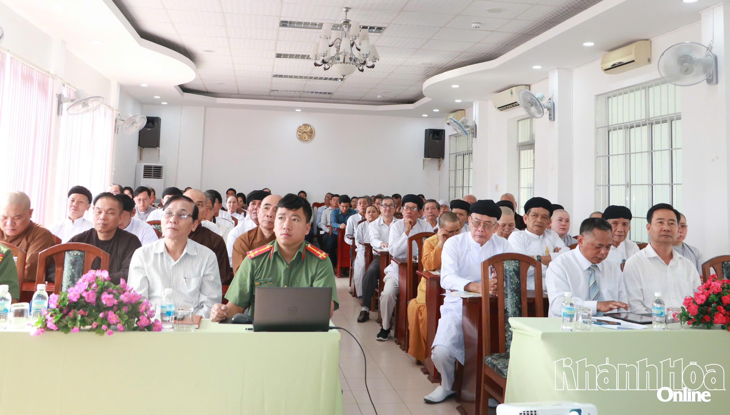 UBMTTQ Việt Nam tỉnh Khánh Hòa phổ biến các quy định pháp luật mới cho chức sắc, chức việc các tôn giáo