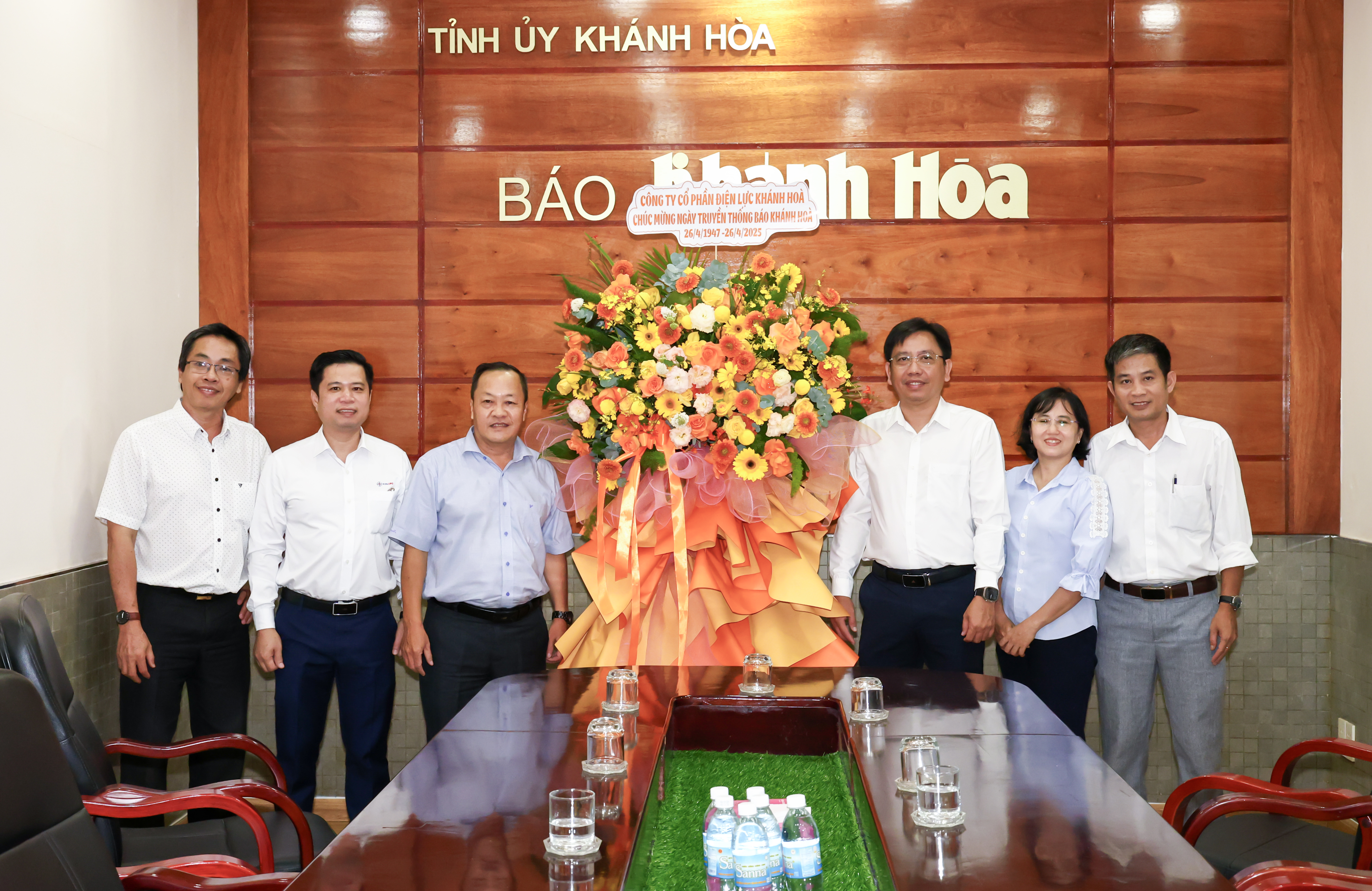 Các đơn vị chúc mừng Báo Khánh Hòa nhân kỷ niệm 78 năm Ngày truyền thống